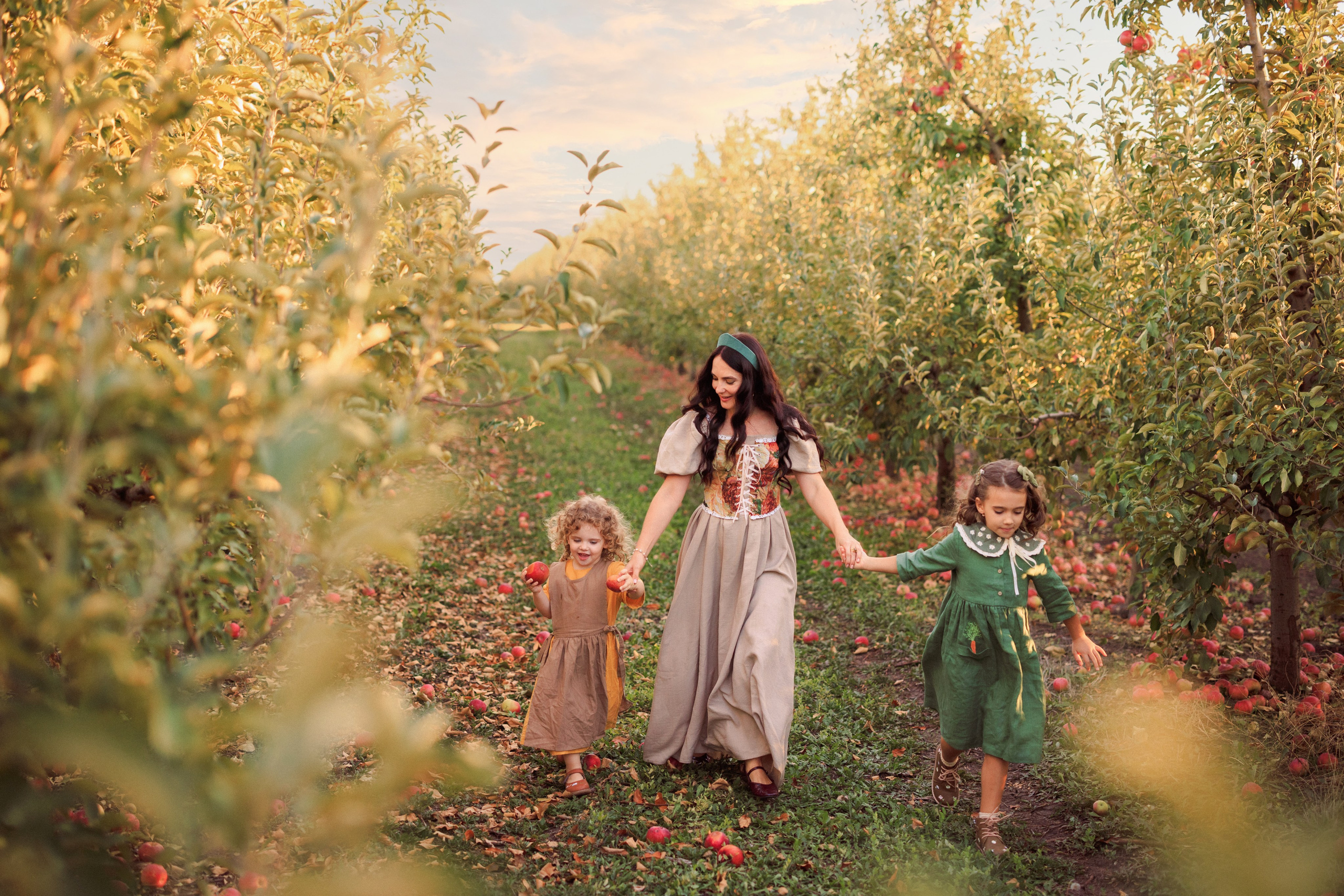 Семейная фотосессия в Яблоневом саду. Семейный и детский фотограф в Краснодаре Анна Трашкова