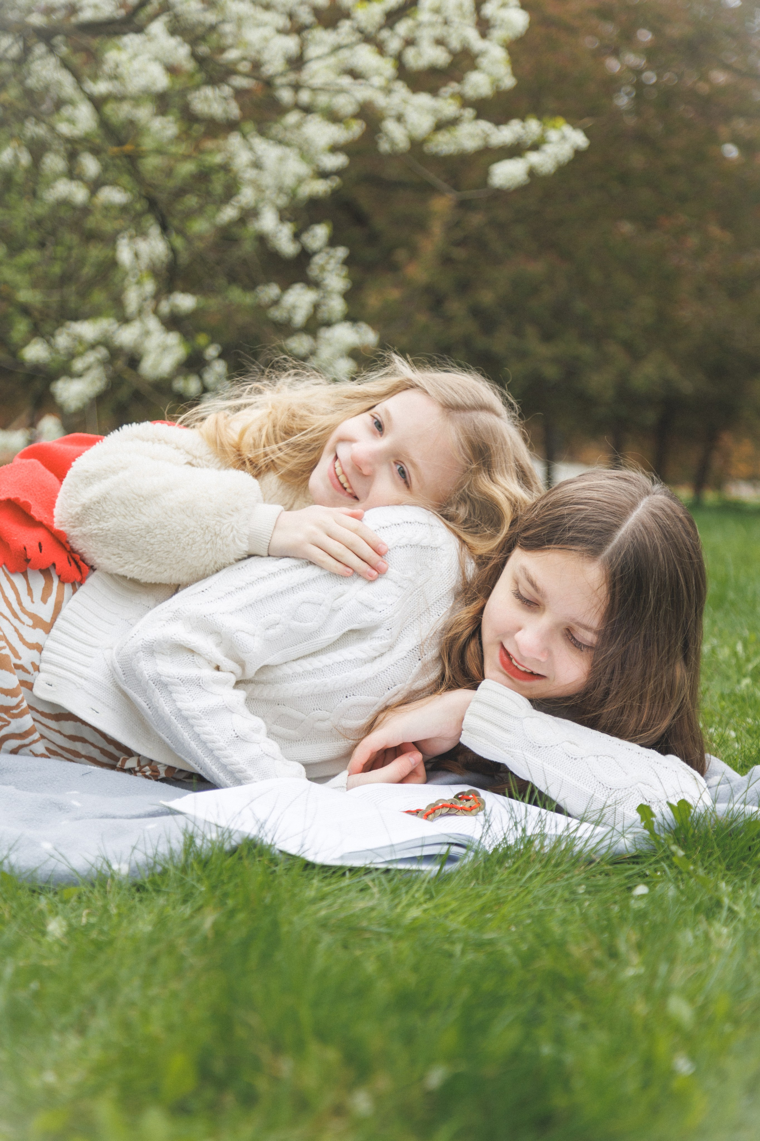 Семейная фотосессия в цветении Москва. Семейный фотограф в Москве Влада Лунина