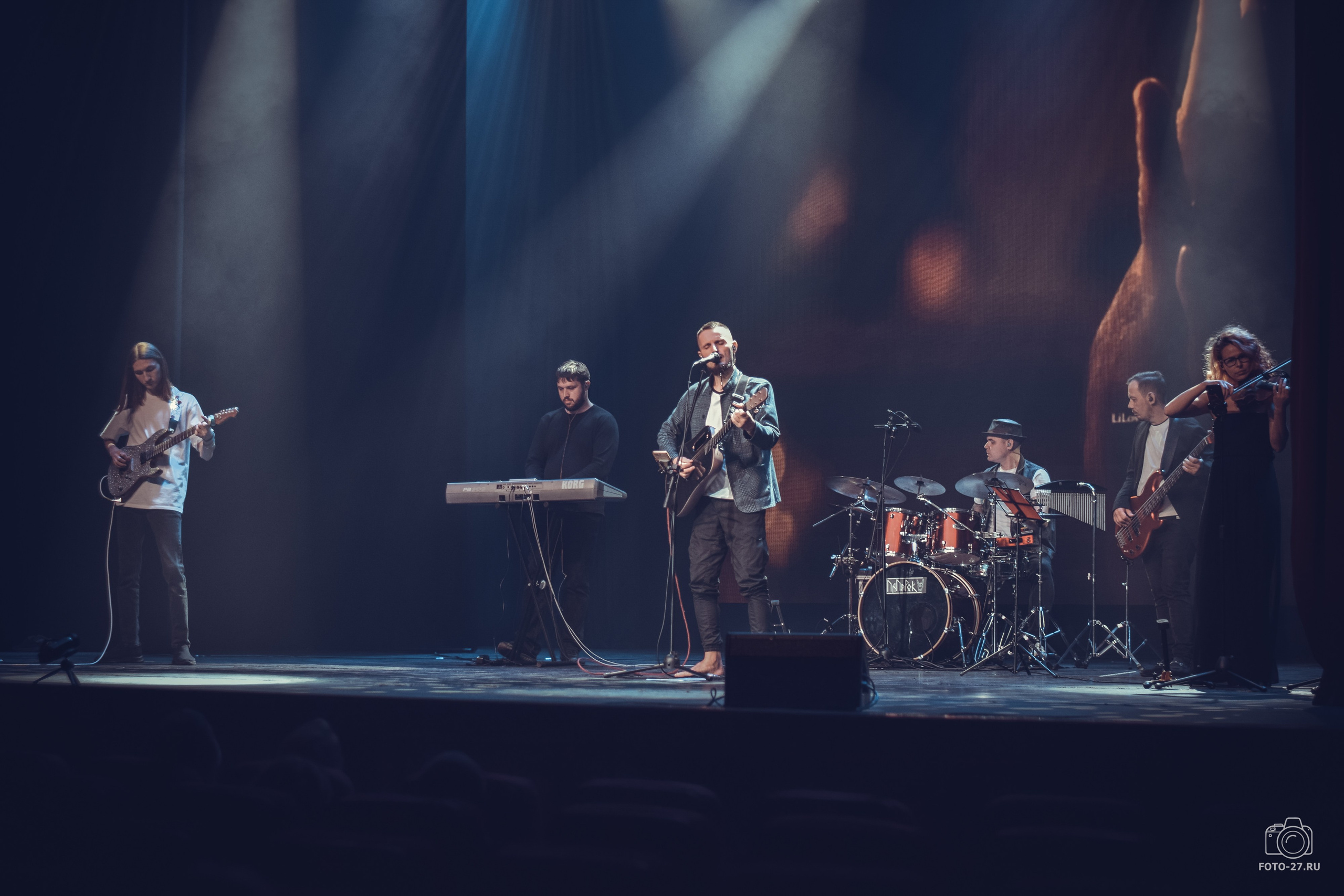 Антон Курдюмов фотограф в Хабаровске Рина Курдюмова фото27 foto27 Антон Дорофеев репортажный репортаж документалист Тони и Рина фотосоздатели ПаПаРоК Философия и любовь сольный концерт ОДОРА Хабаровск