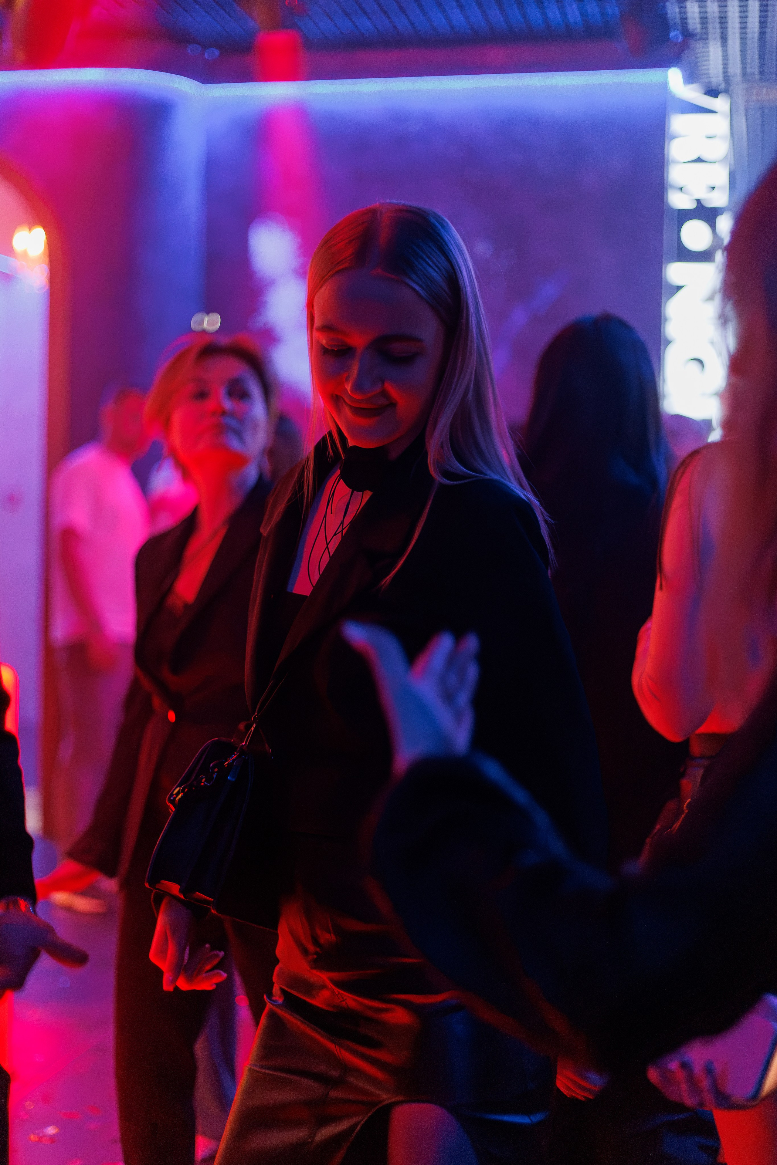 ЛУВР [Открытие Ночного клуба]. СВОИ. ФОТООТЧЕТЫ-СОБЫТИЯ-МЕСТА