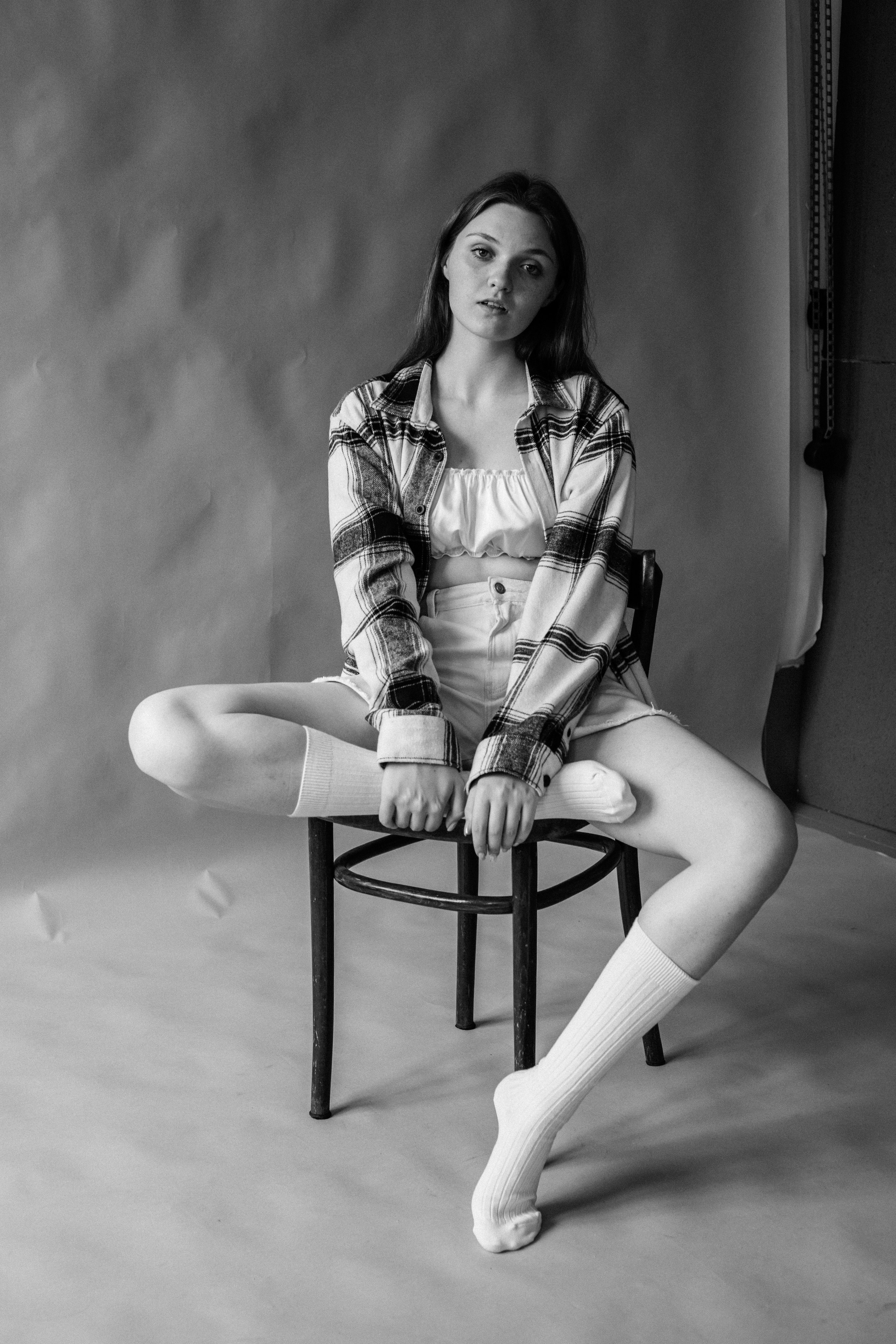 Минималистичная фотосессия в студии для Маши. Портретный фотограф в Иванове Ольга Гуральник