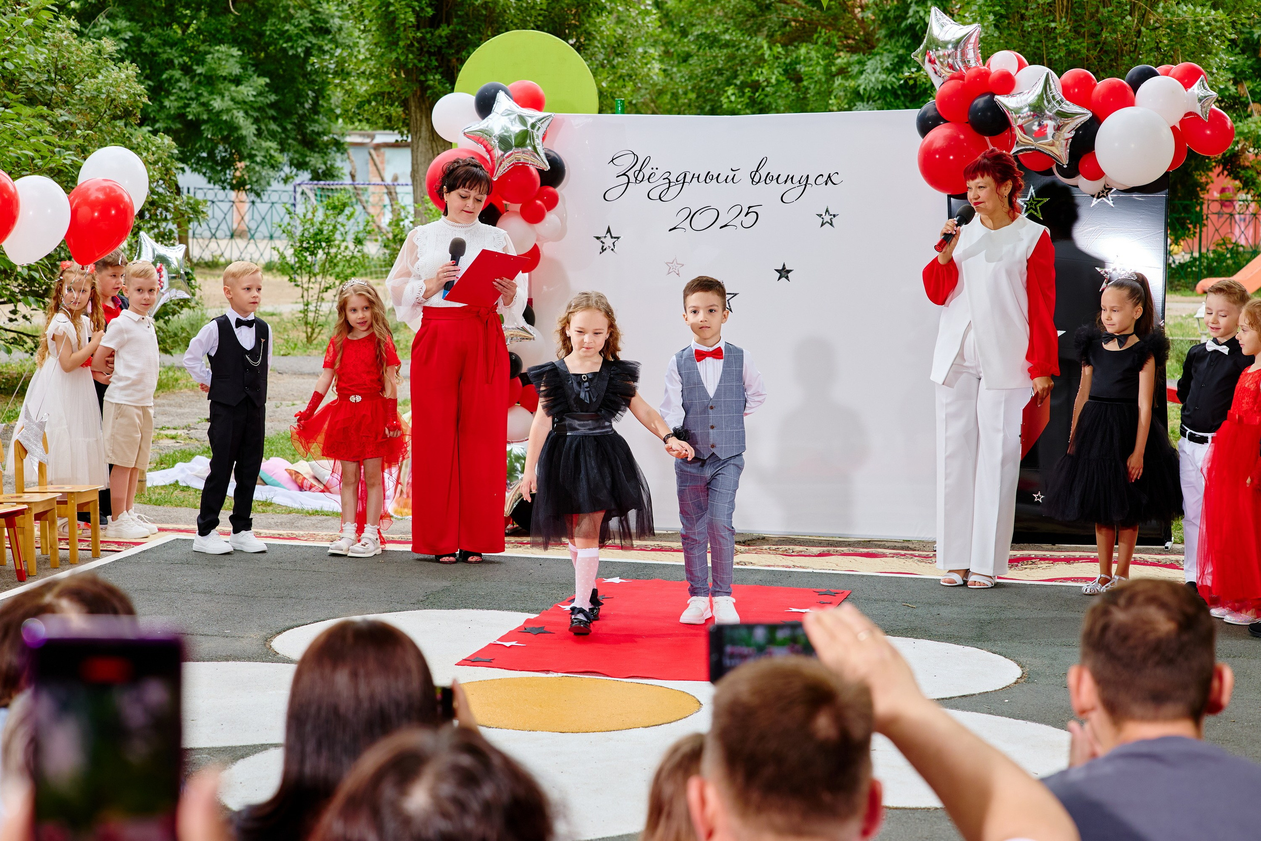 Выпускной 45 сад. Фотограф Выпускные альбомы Таганрог Сергей Коробченко