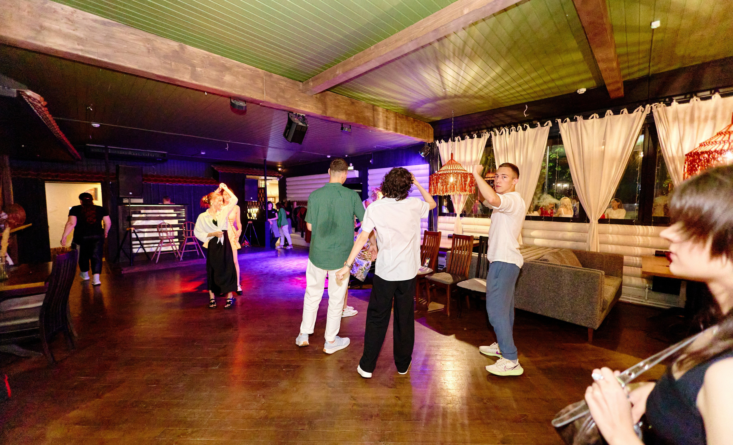 Выпускной 35 Сош. Фотограф Выпускные альбомы Таганрог Сергей Коробченко