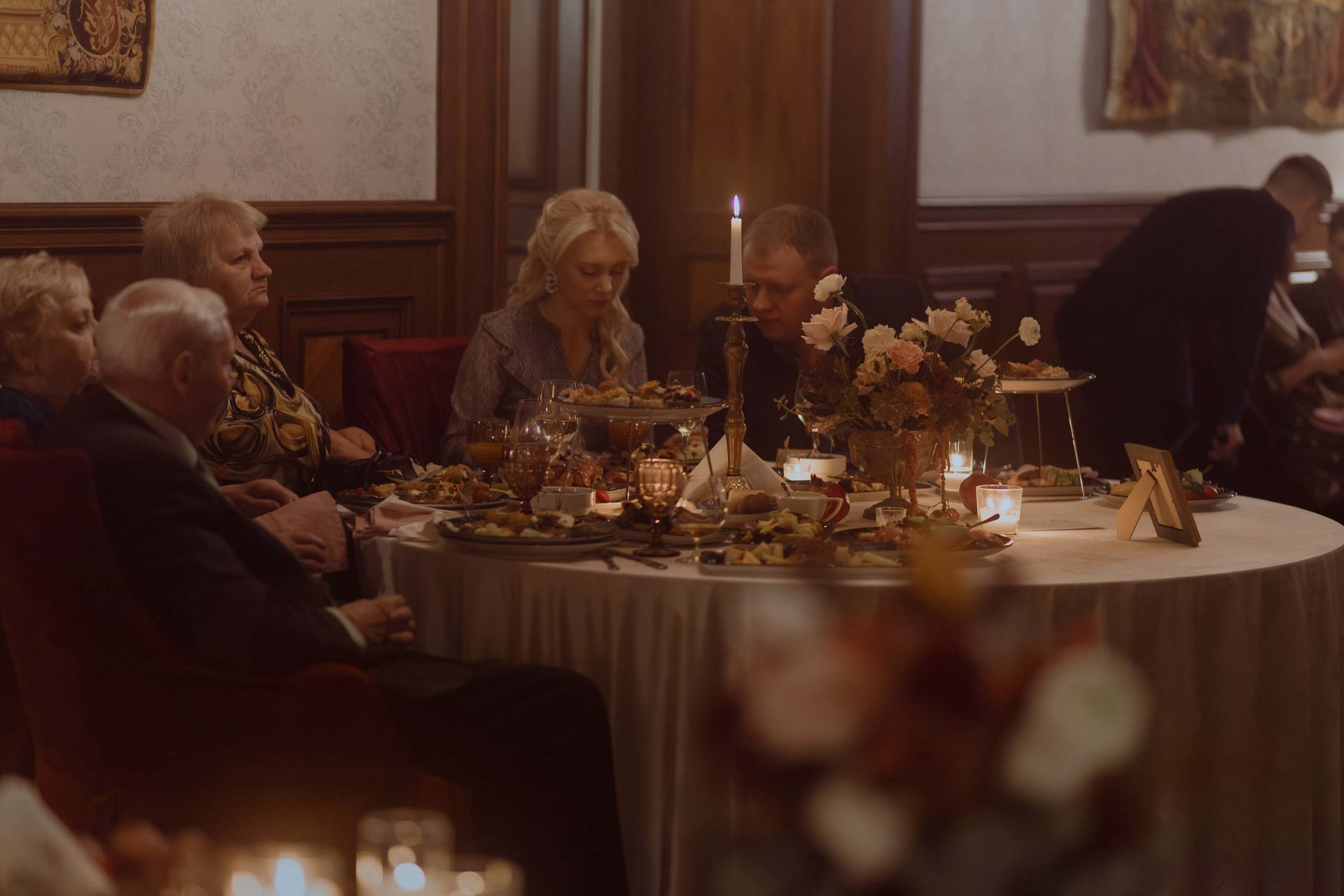 Welcome back to your own dinner party. Фотограф Лия Козловская Минск