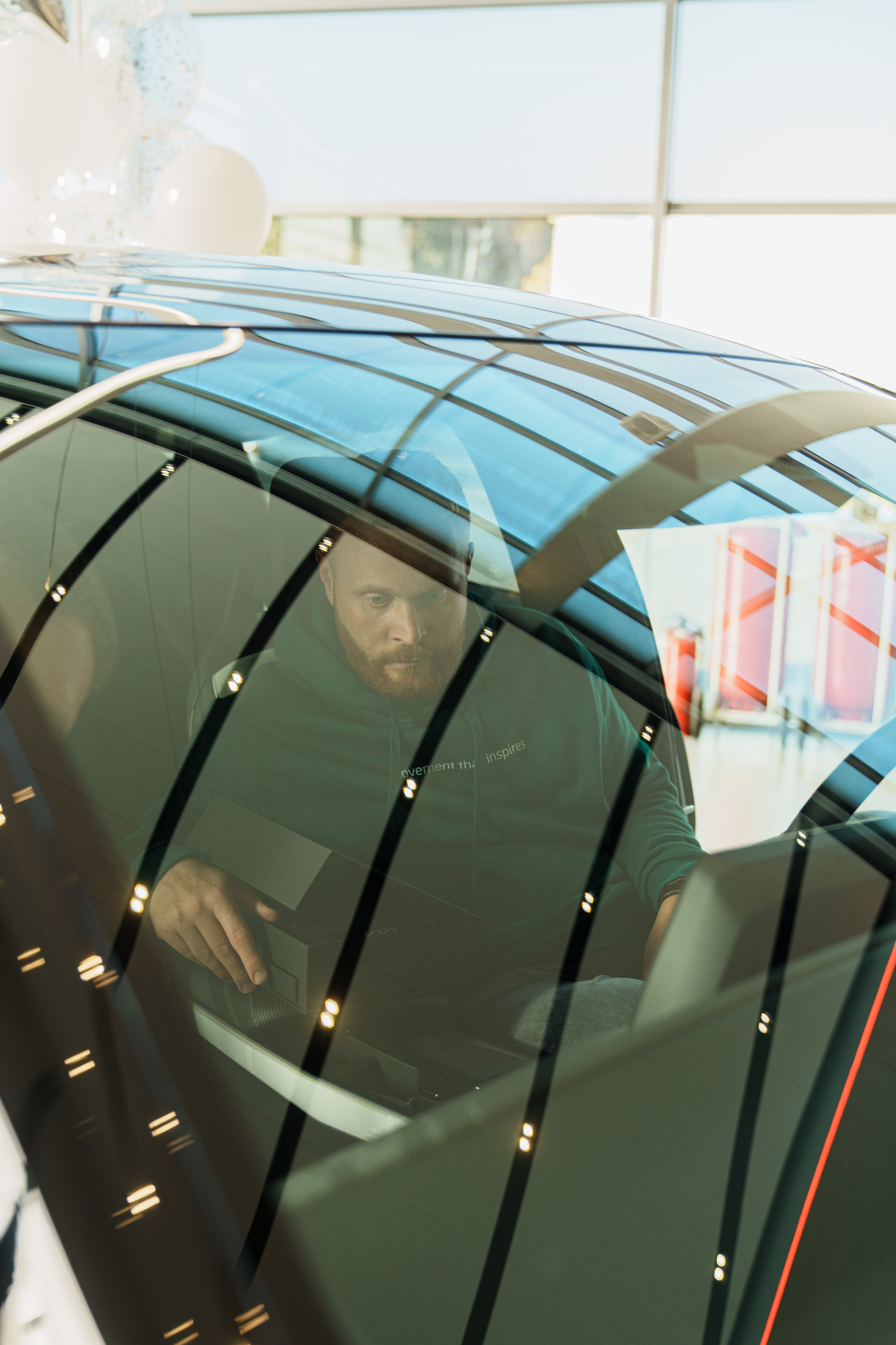 Kia EV6 Вручение Евгений Чебаткову. Фотограф TAULAN_1