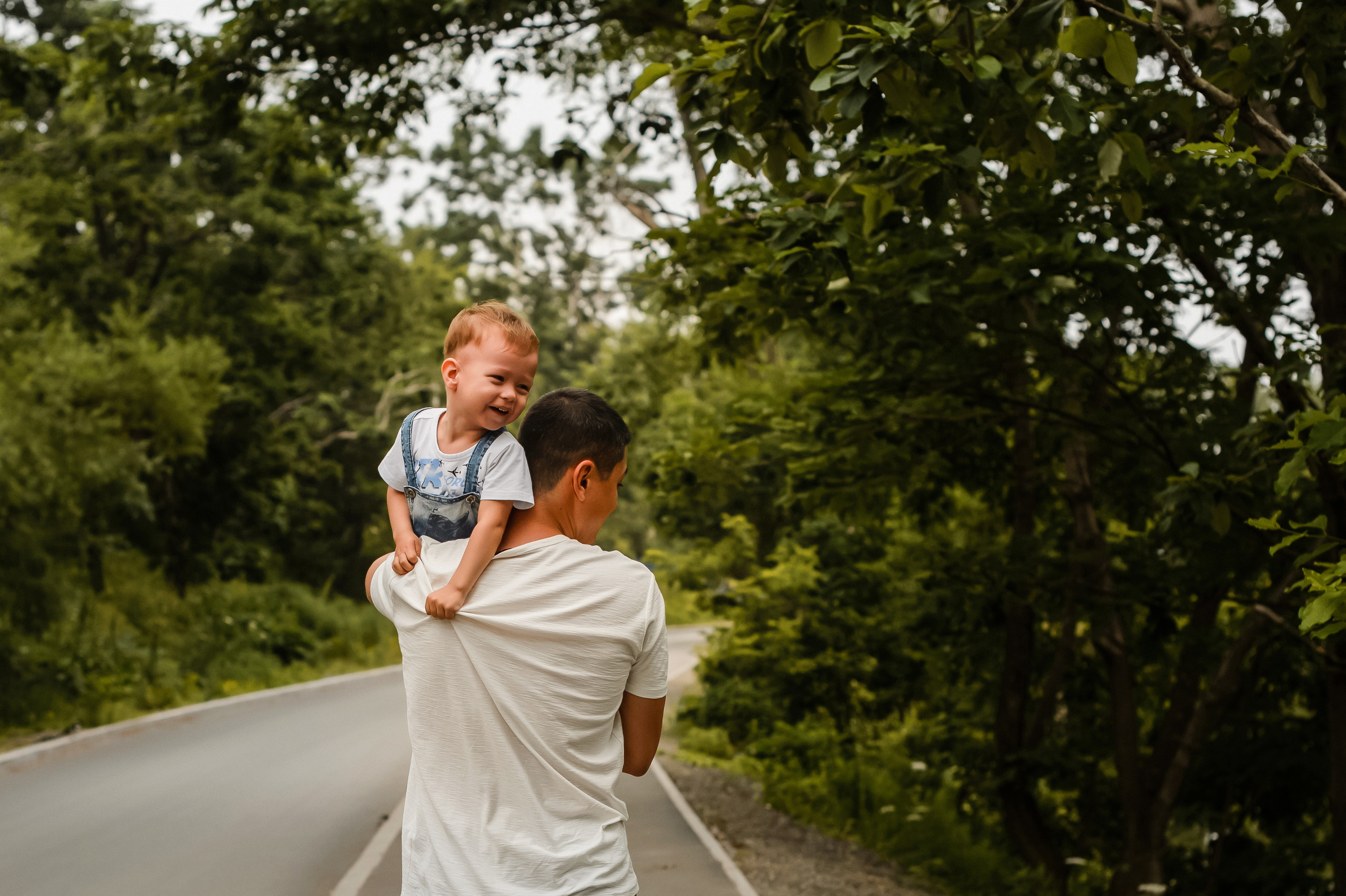 Прогулка с карапузом в парке минного городка. Фотограф Владивосток. Игорь Кирсанов