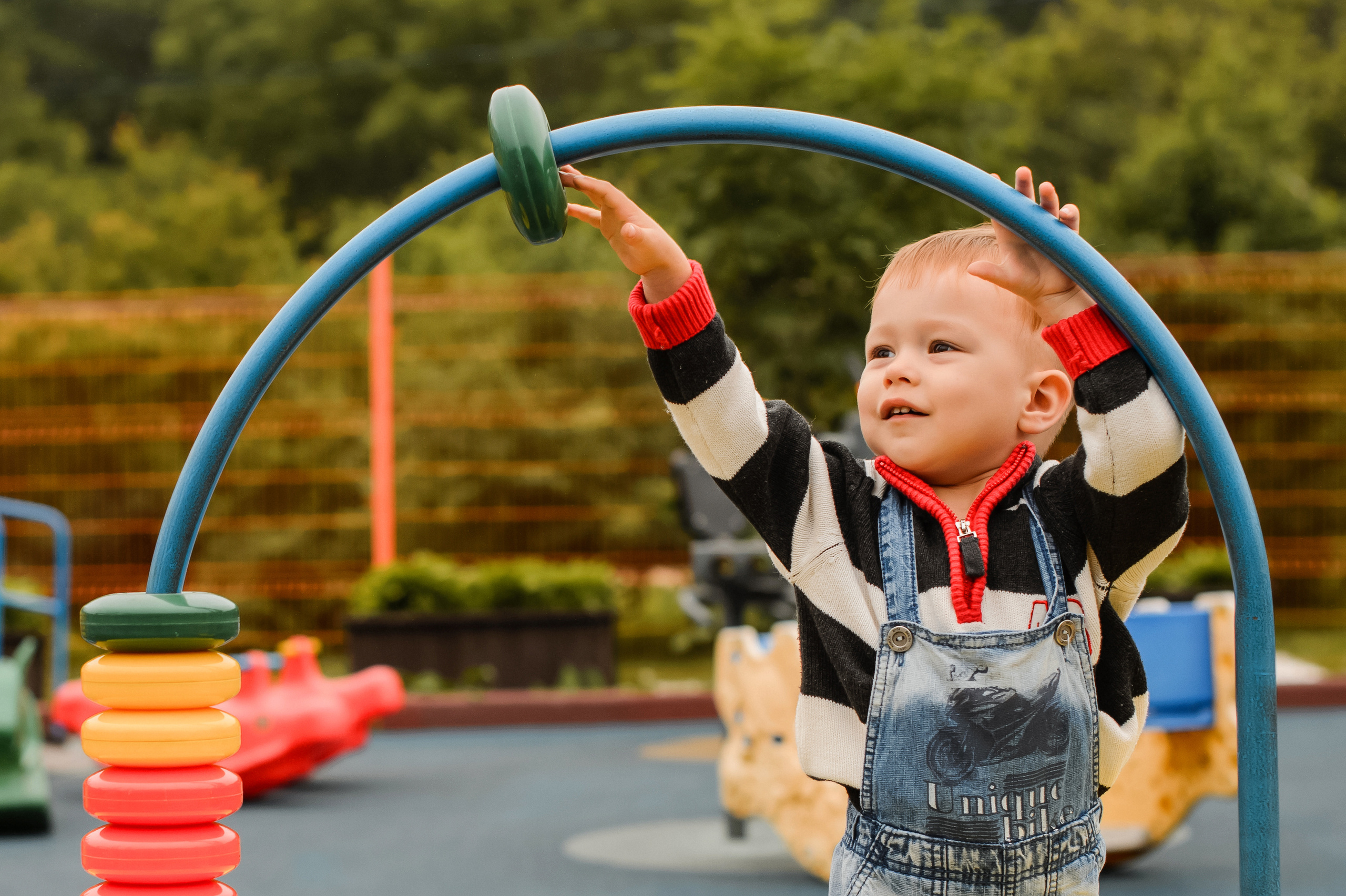 Прогулка с карапузом в парке минного городка. Фотограф Владивосток. Игорь Кирсанов