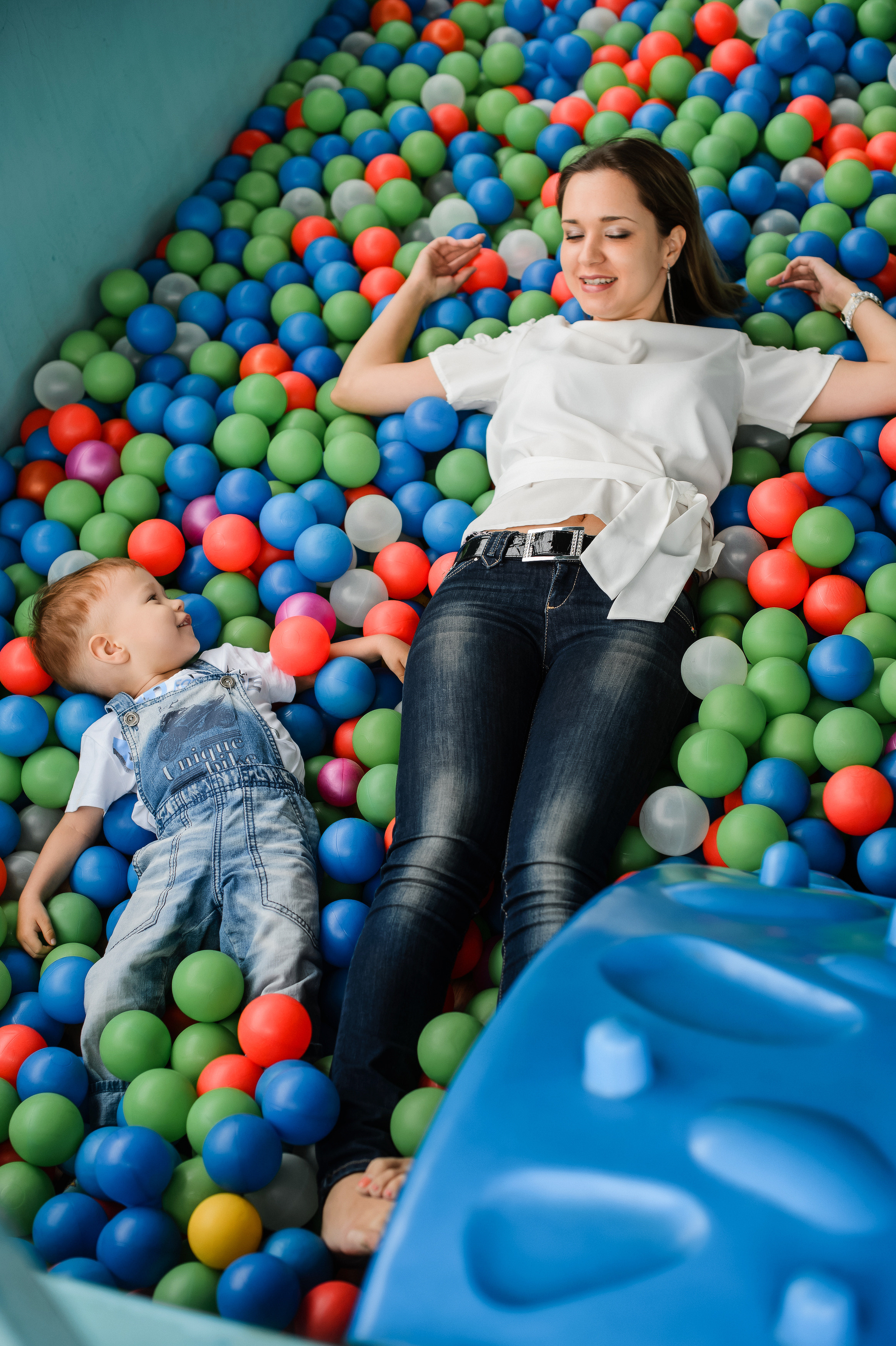 Прогулка с карапузом в парке минного городка. Фотограф Владивосток. Игорь Кирсанов