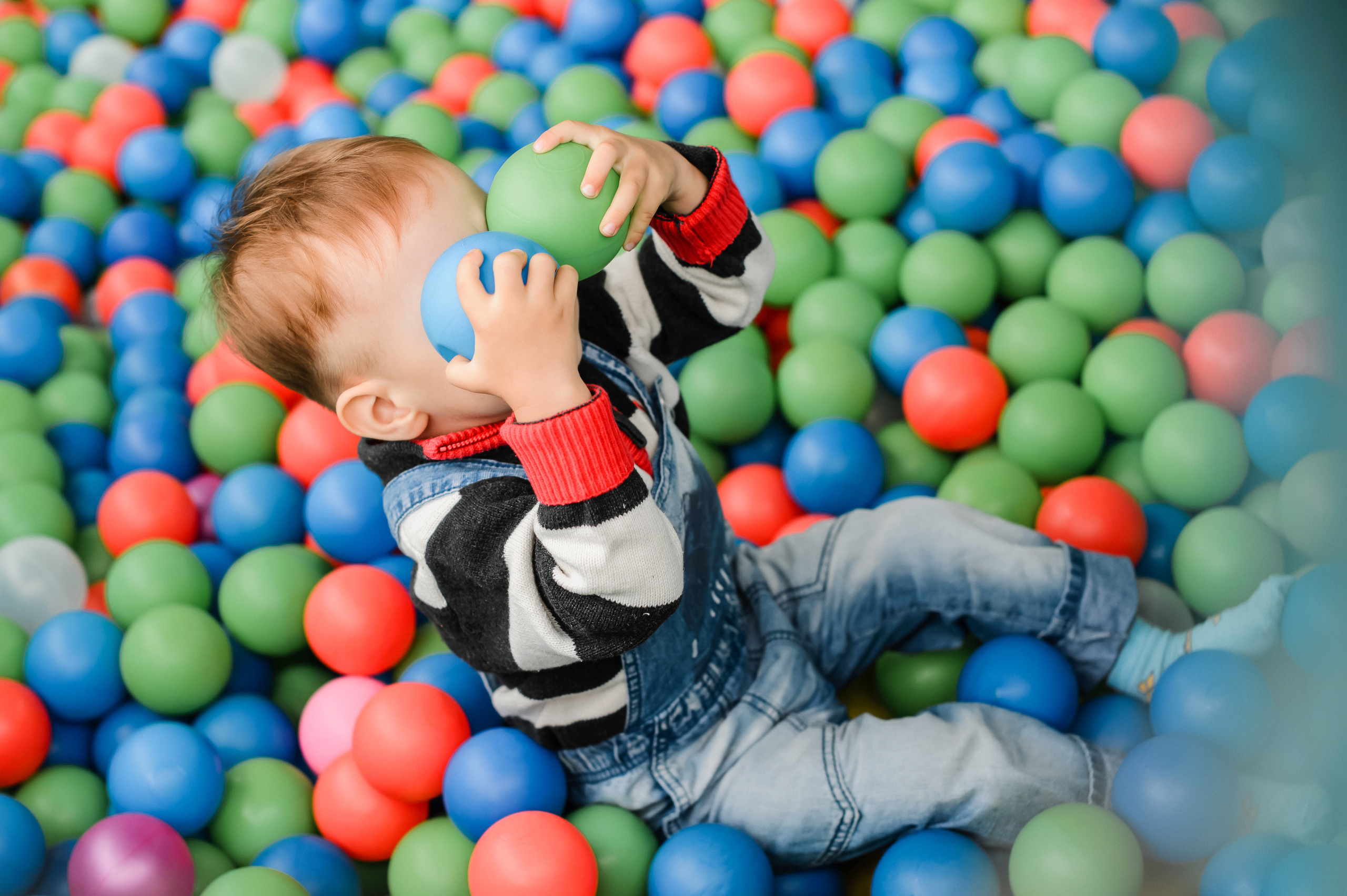 Прогулка с карапузом в парке минного городка. Фотограф Владивосток. Игорь Кирсанов