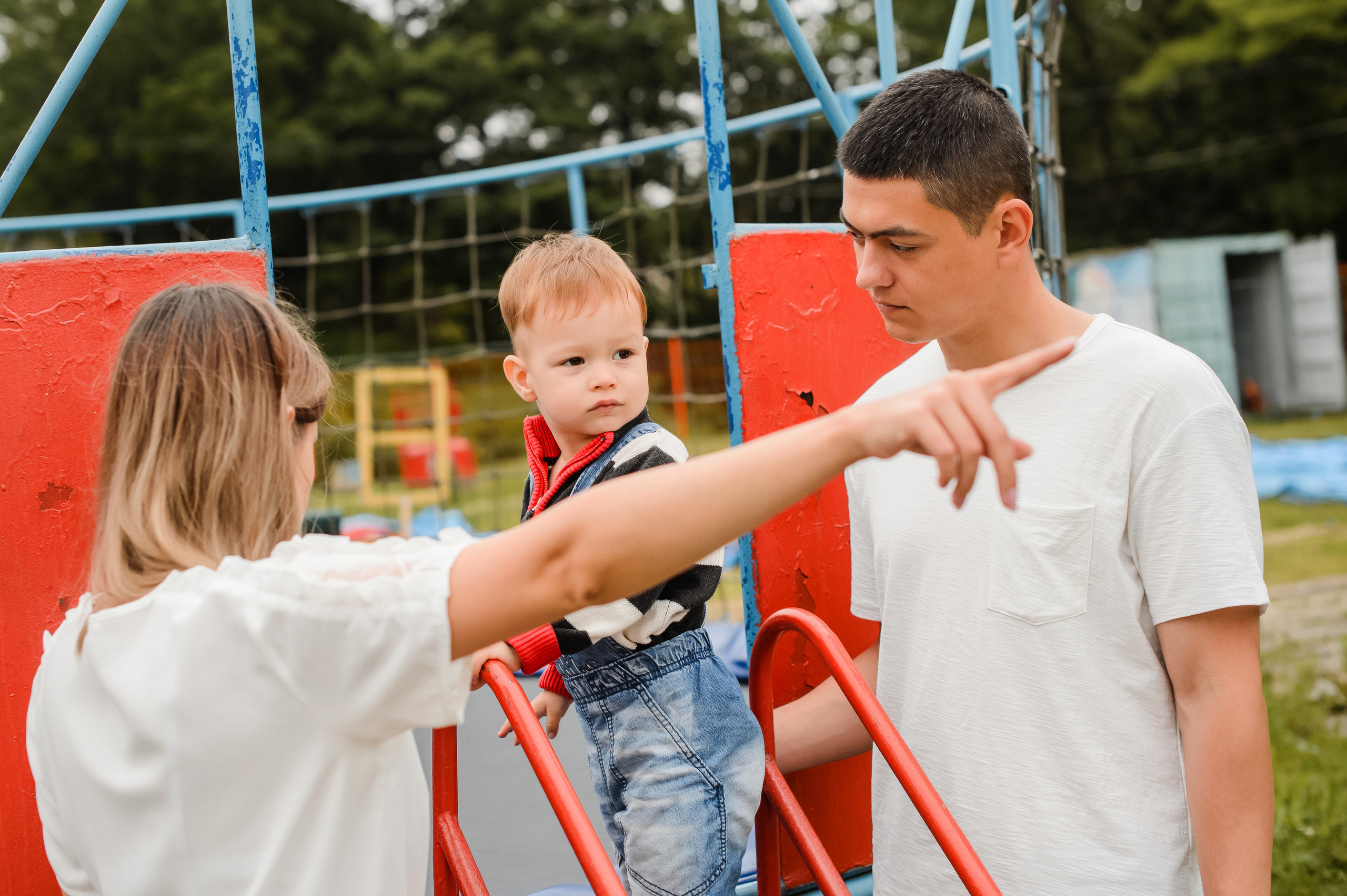 Прогулка с карапузом в парке минного городка. Фотограф Владивосток. Игорь Кирсанов