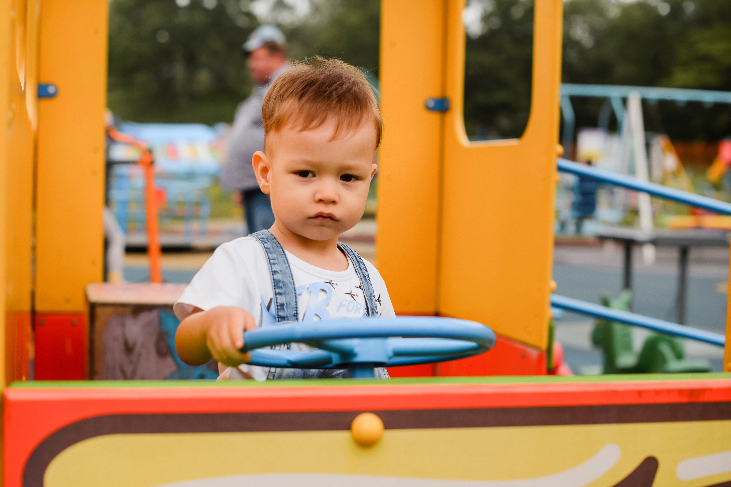 Прогулка с карапузом в парке минного городка. Фотограф Владивосток. Игорь Кирсанов