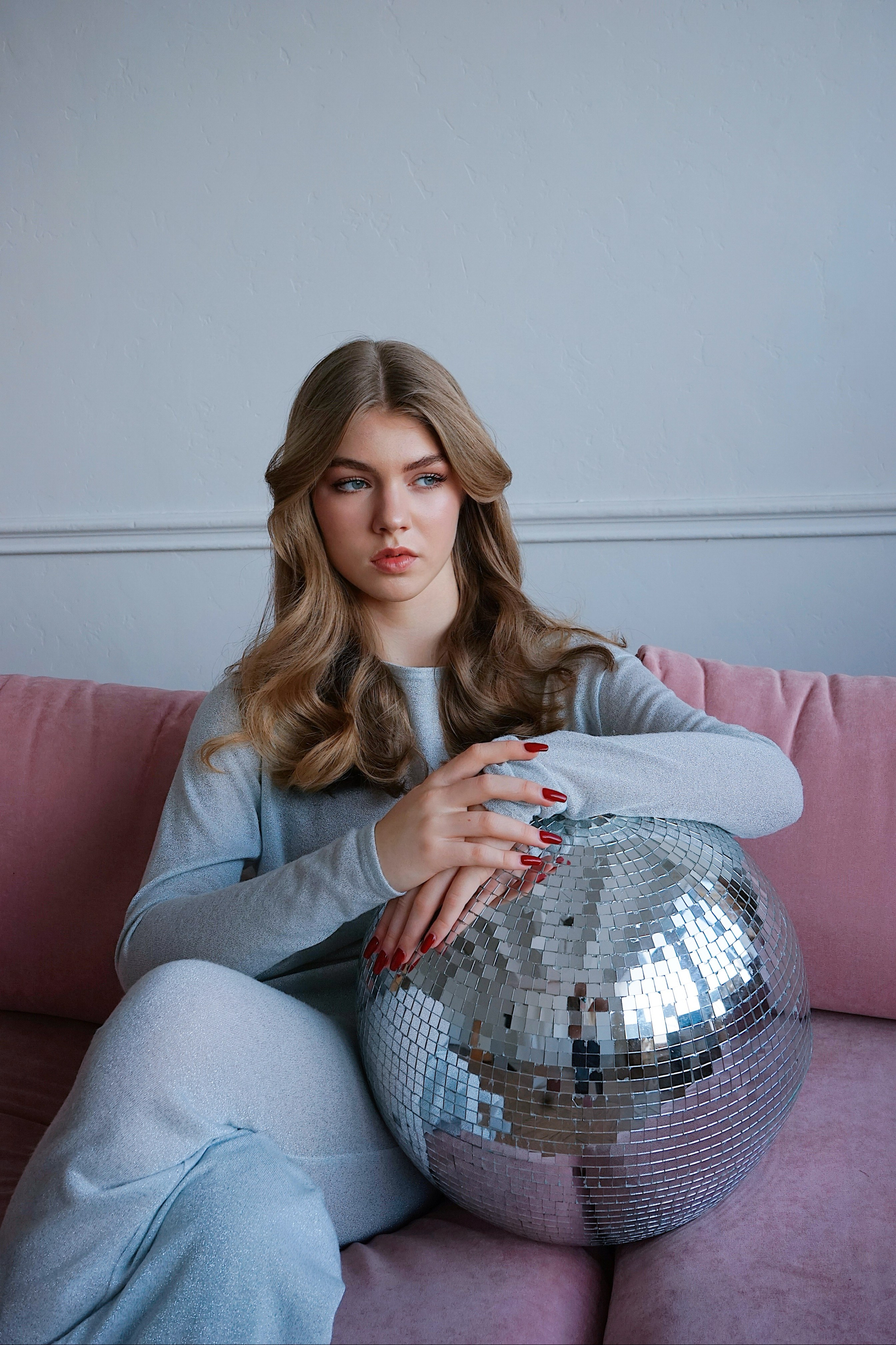 София, студия. Женский фотограф в Москве Уварова Анастасия