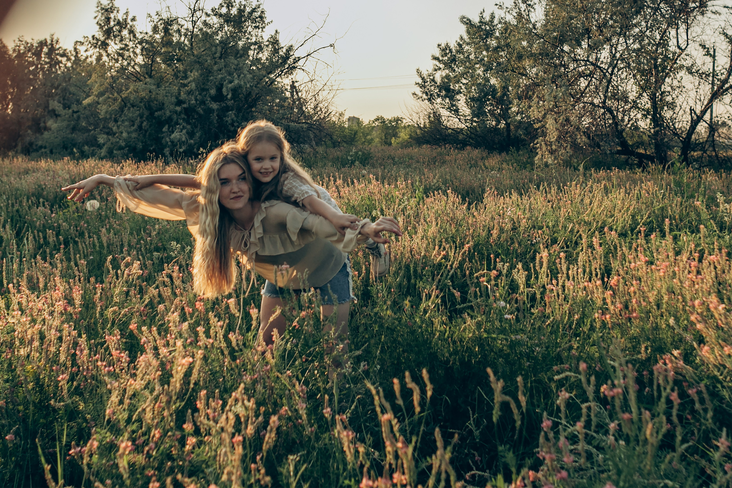 В золотом закате. Фотограф в Саратове