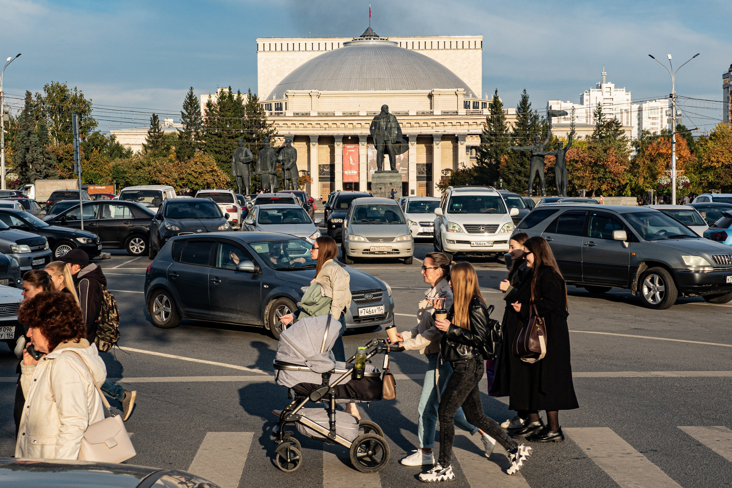 36 видов Театра оперы и балета. Фотограф Алексей Школдин. Новосибирск