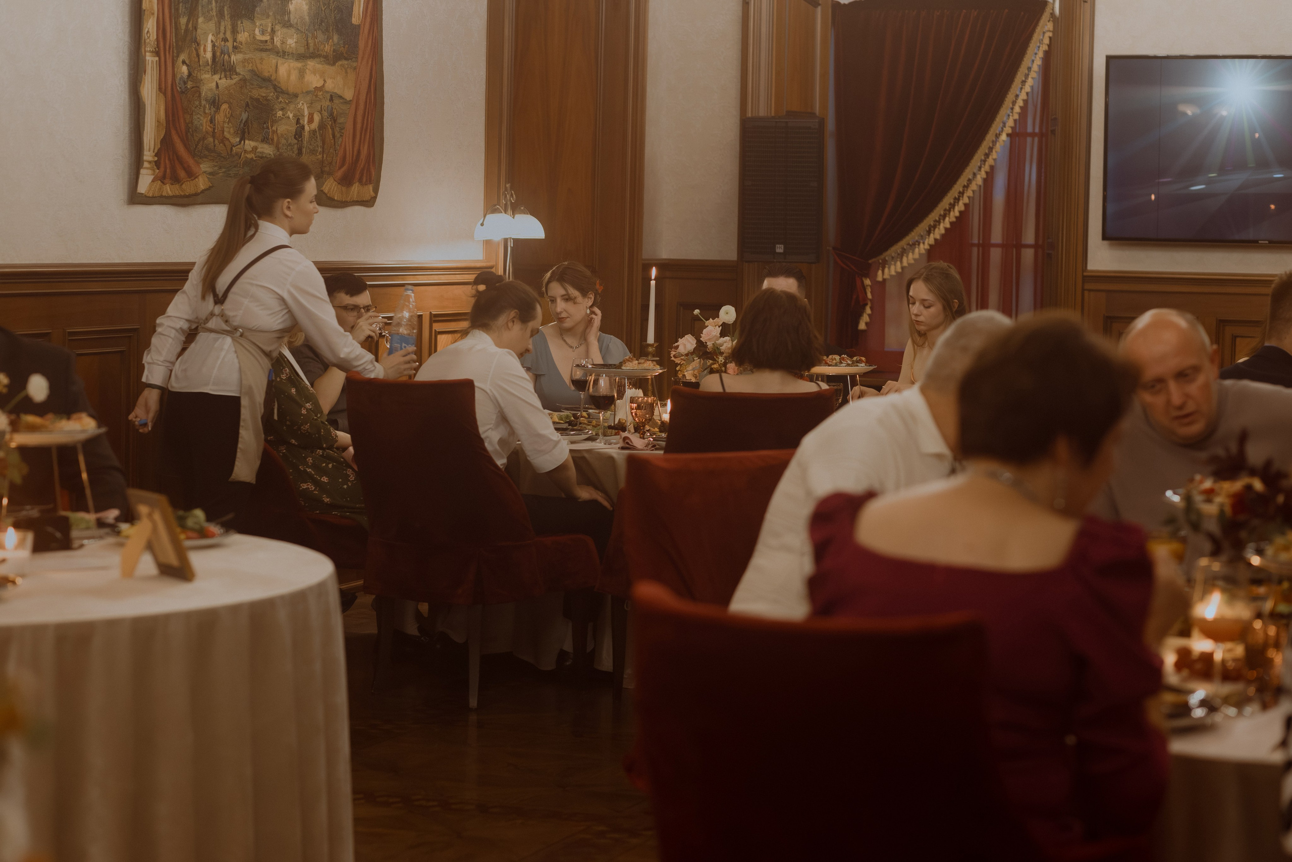 Welcome back to your own dinner party. Фотограф Лия Козловская Минск