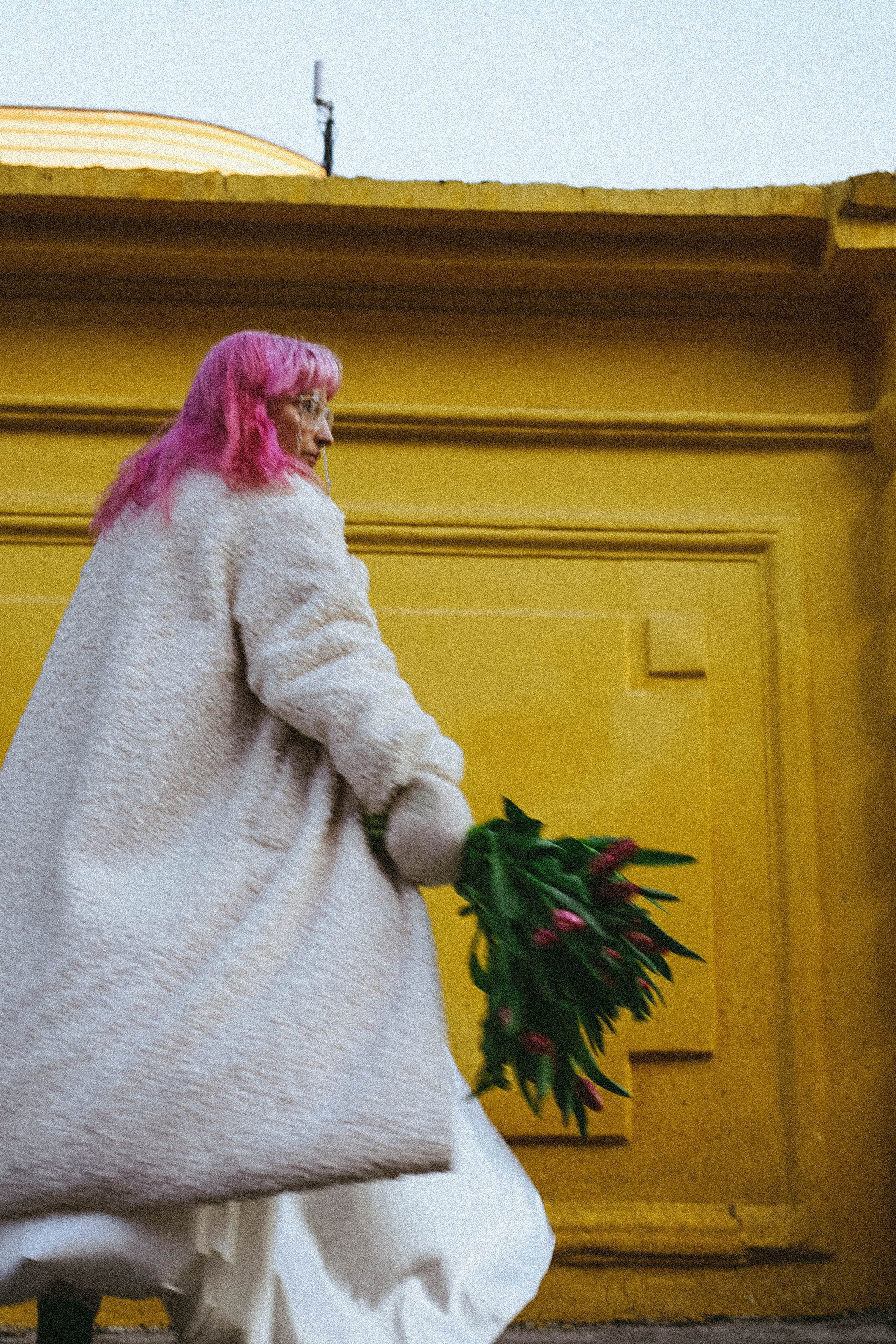 Прогулочная фотосессия с тюльпанами. Профессиональный фотограф, Санкт-Петербург — Виктория Богомолова