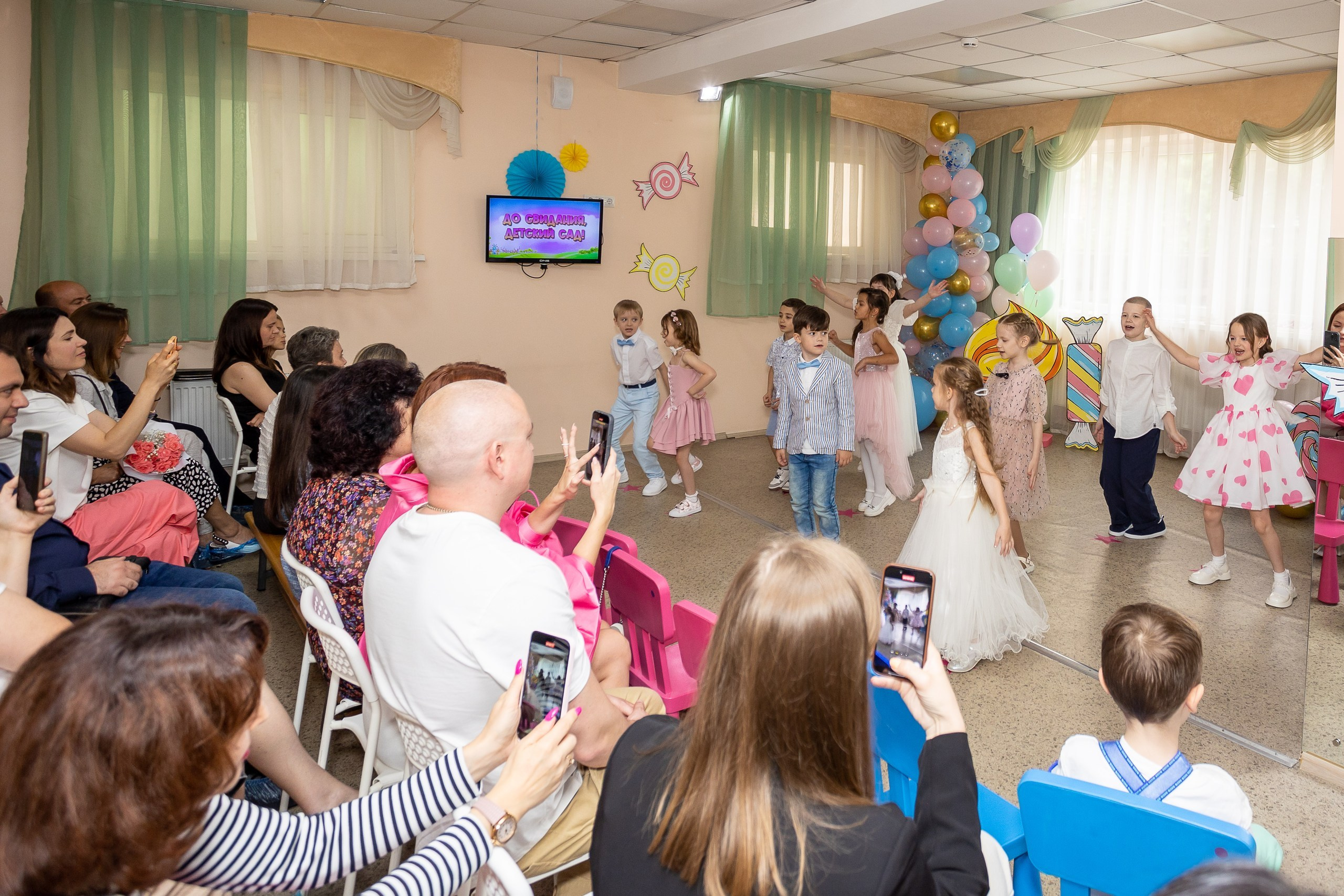 Выпускной Детский сад, 2 часа, 8000. Выпускные альбомы Майкоп, Краснодар Елена Золотарева