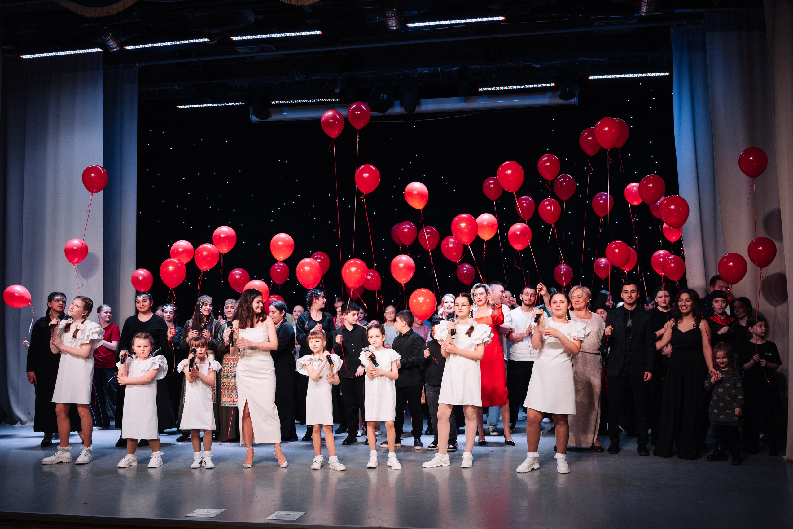 Благотворительный концерт в помощь Артему Сардаряну. Фотограф Артем Севостьянов. Профессиональная фотосъемка в Ногинске, Москве, Московской области и за границей