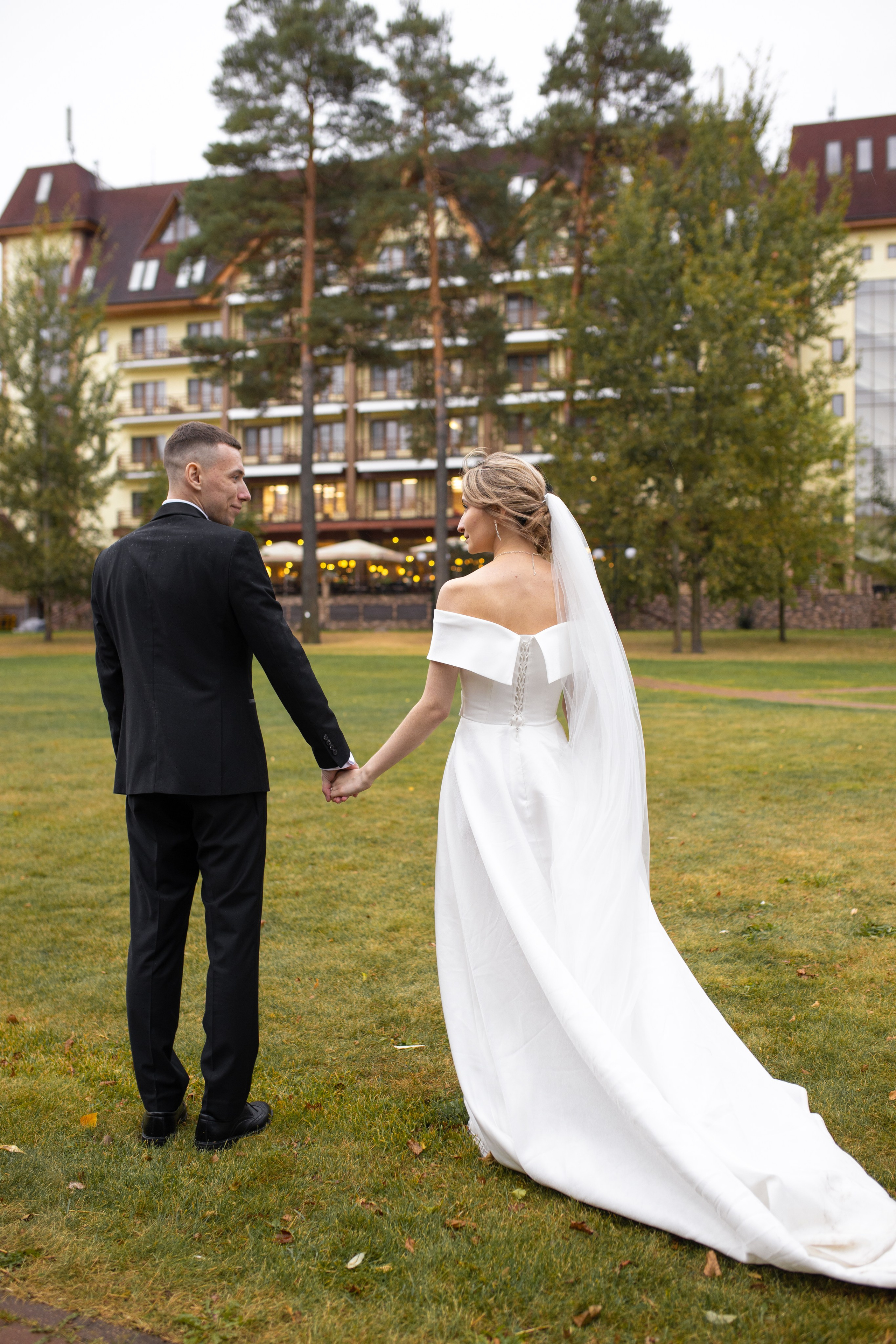 Свадебная фотосессия в отеле Ареал. Фотограф в Железнодорожном и Балашихе