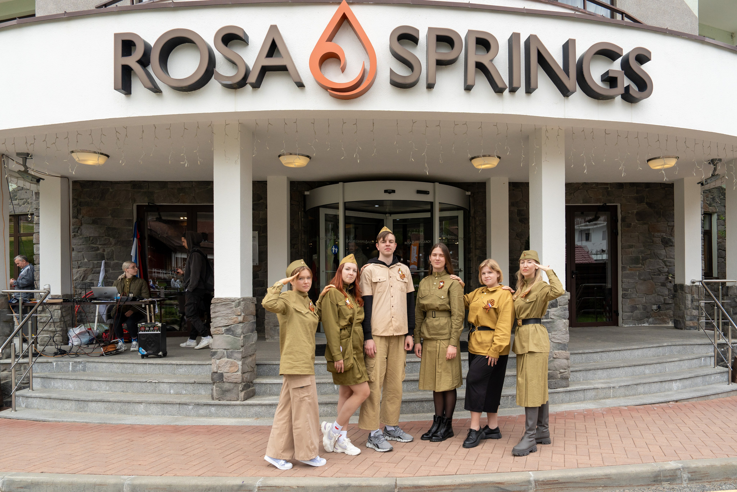 Шествие бессмертного полка 9 мая 2024 Rosa Springs. Репортажный фотограф в Красной Поляне и Сочи Павлюченко Екатерина
