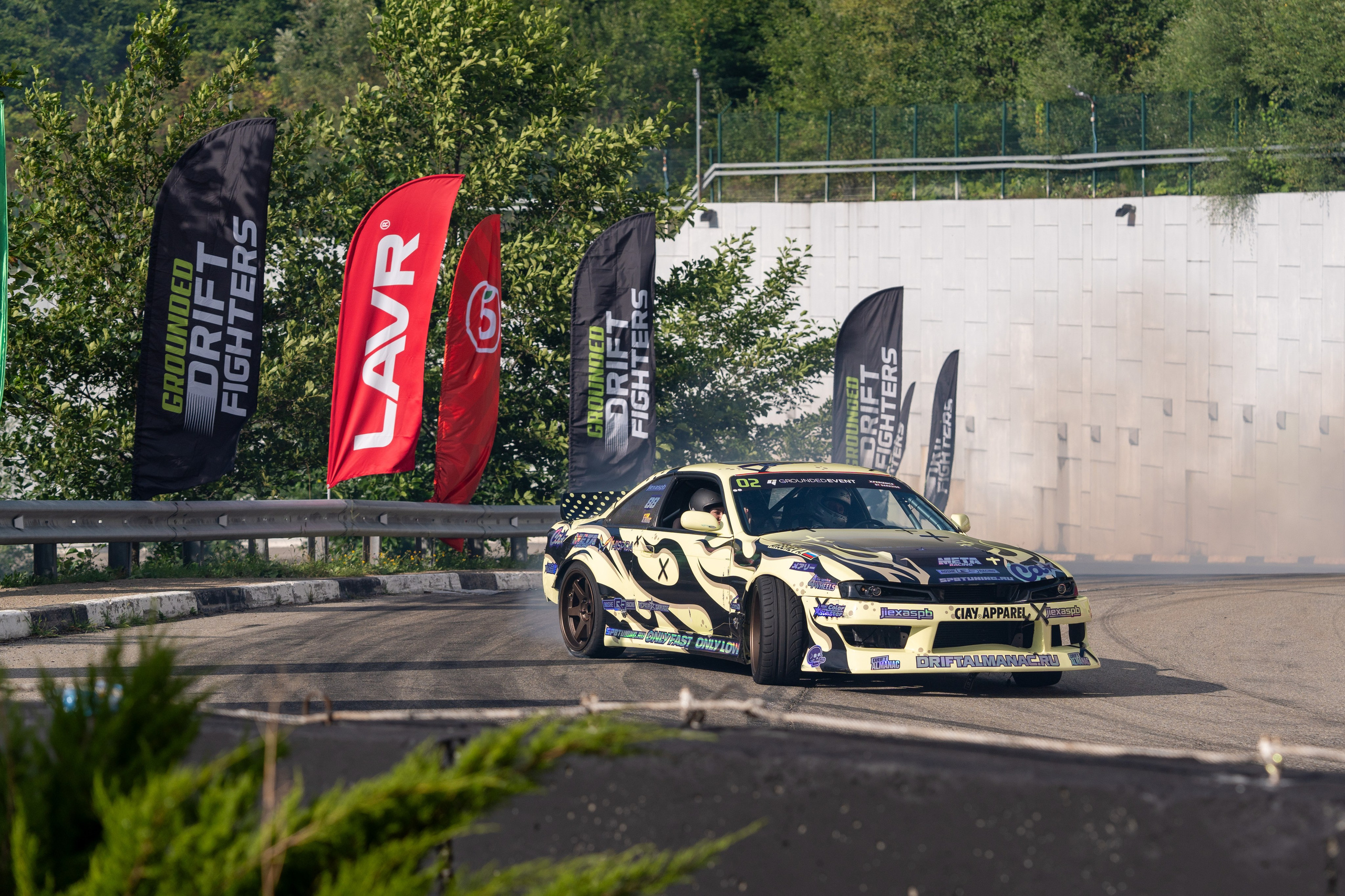 Фотоотчет партнеской интеграции для сети «Пятерочка» на фестивале «Grounded». Репортажный фотограф в Красной Поляне и Сочи Павлюченко Екатерина