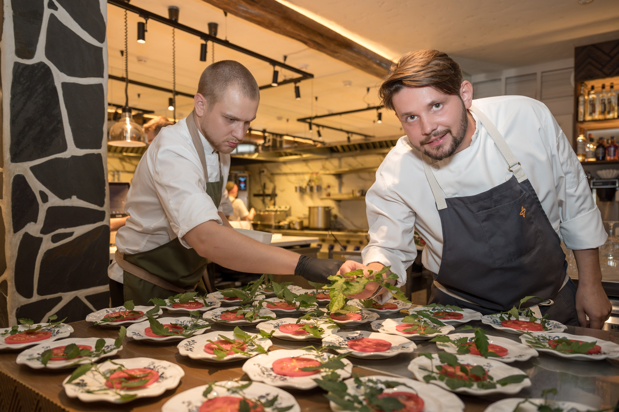 Гастрономический ужин в ресторане Co-Co Chalet. Репортажный фотограф в Красной Поляне и Сочи Павлюченко Екатерина