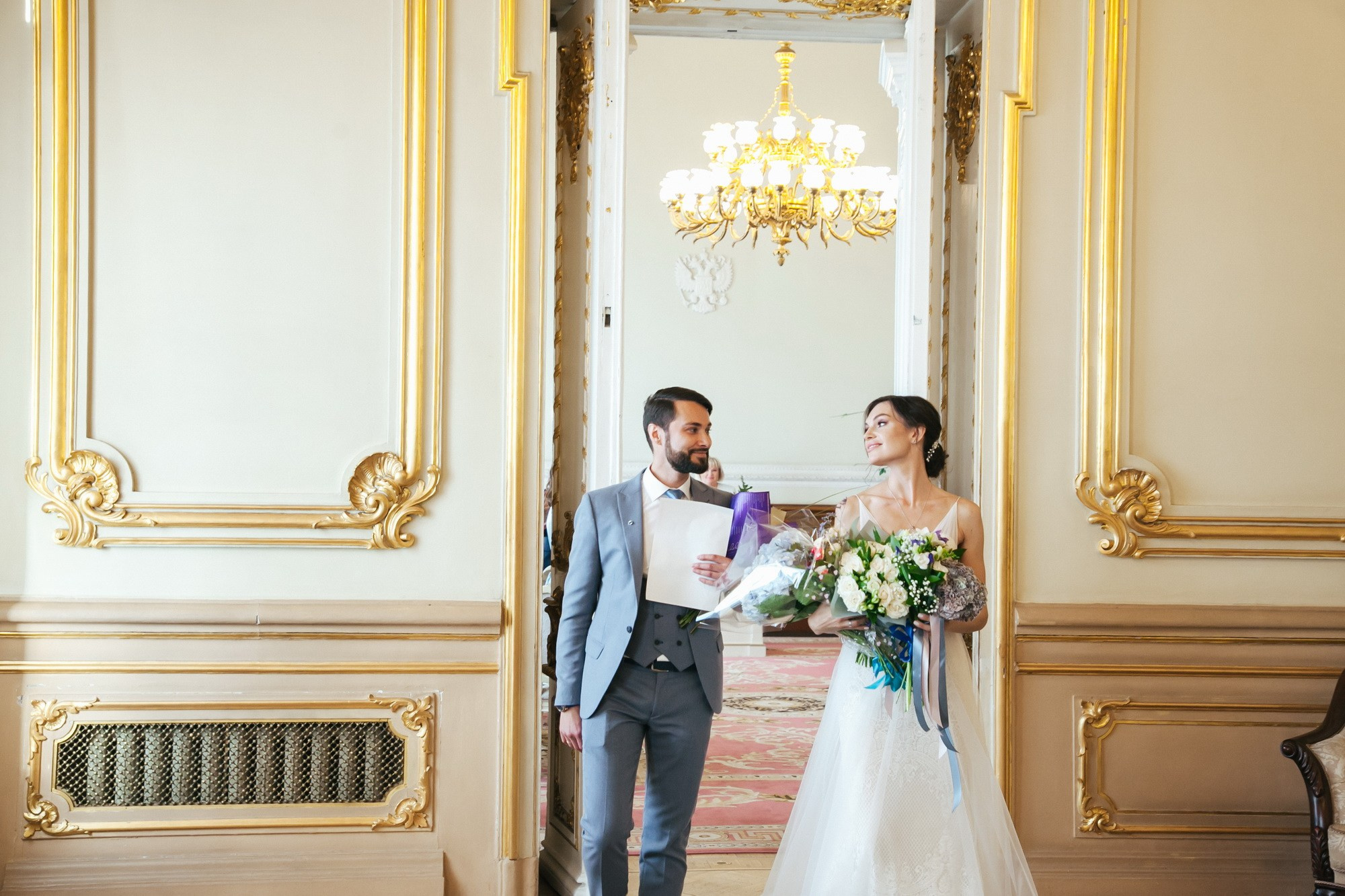 Ты мой космос, свадьба в СПБ. Фотограф крещение венчание в Петербурге! Помогает подобрать храм и посоветовал душевного батюшку в СПб