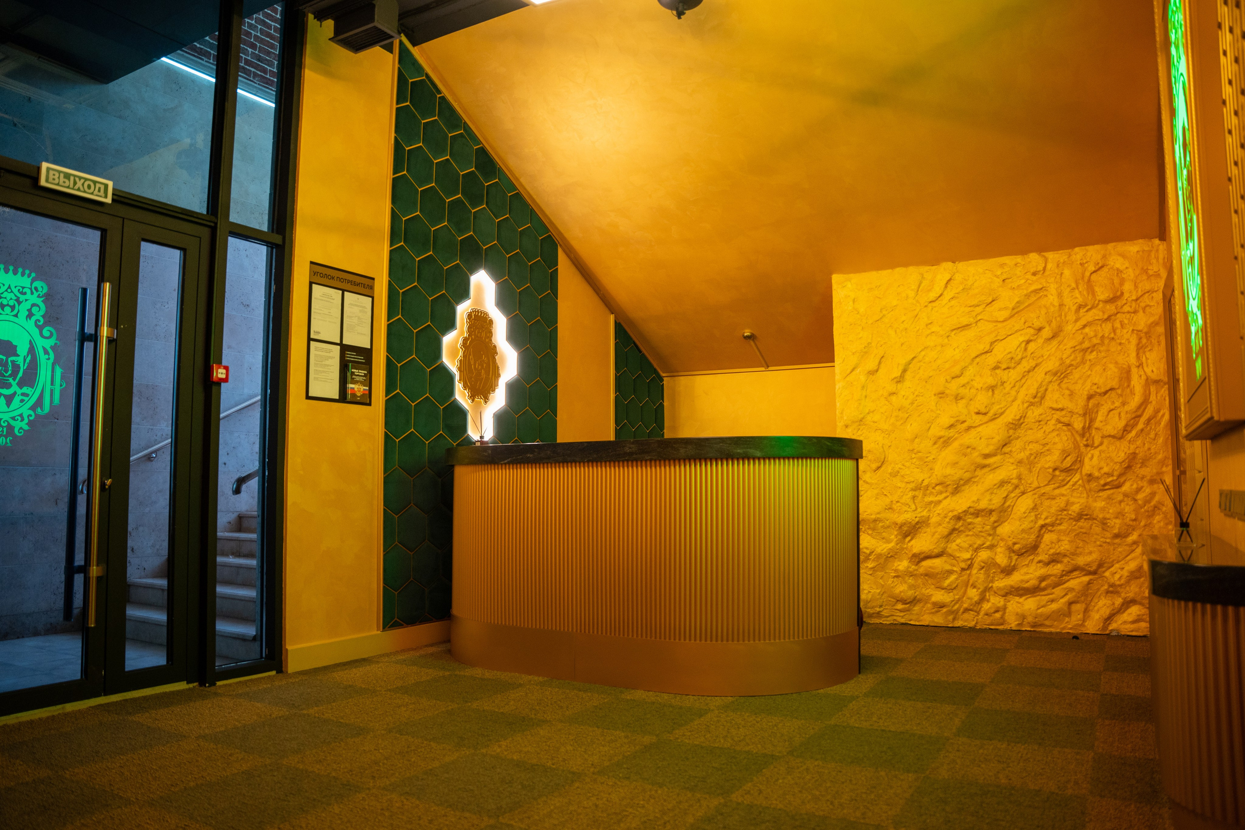 Фотосъемка интерьера стриптиз-клуба Hefner — элитный клуб Краснодара. Интерьерная фотосъемка клуба Hefner в Краснодаре — профессионально. Шедевры для Вас! Фотограф и Видеограф в Краснодаре Пахиев Руслан