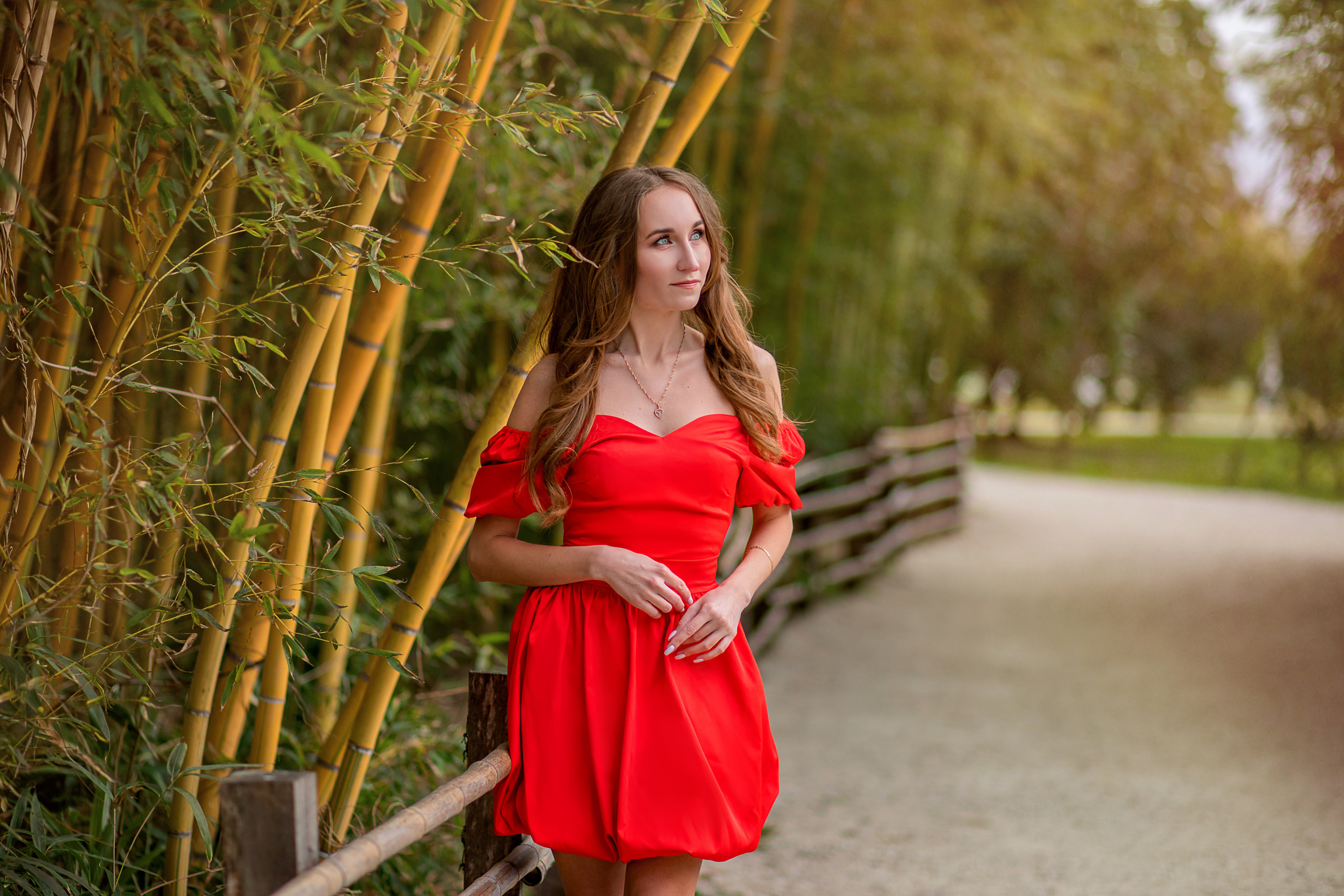 Эльвина. Магнолия. Парк Южные Культуры. Фотограф Москва. Семейные и индивидуальные фотосессии в Москве