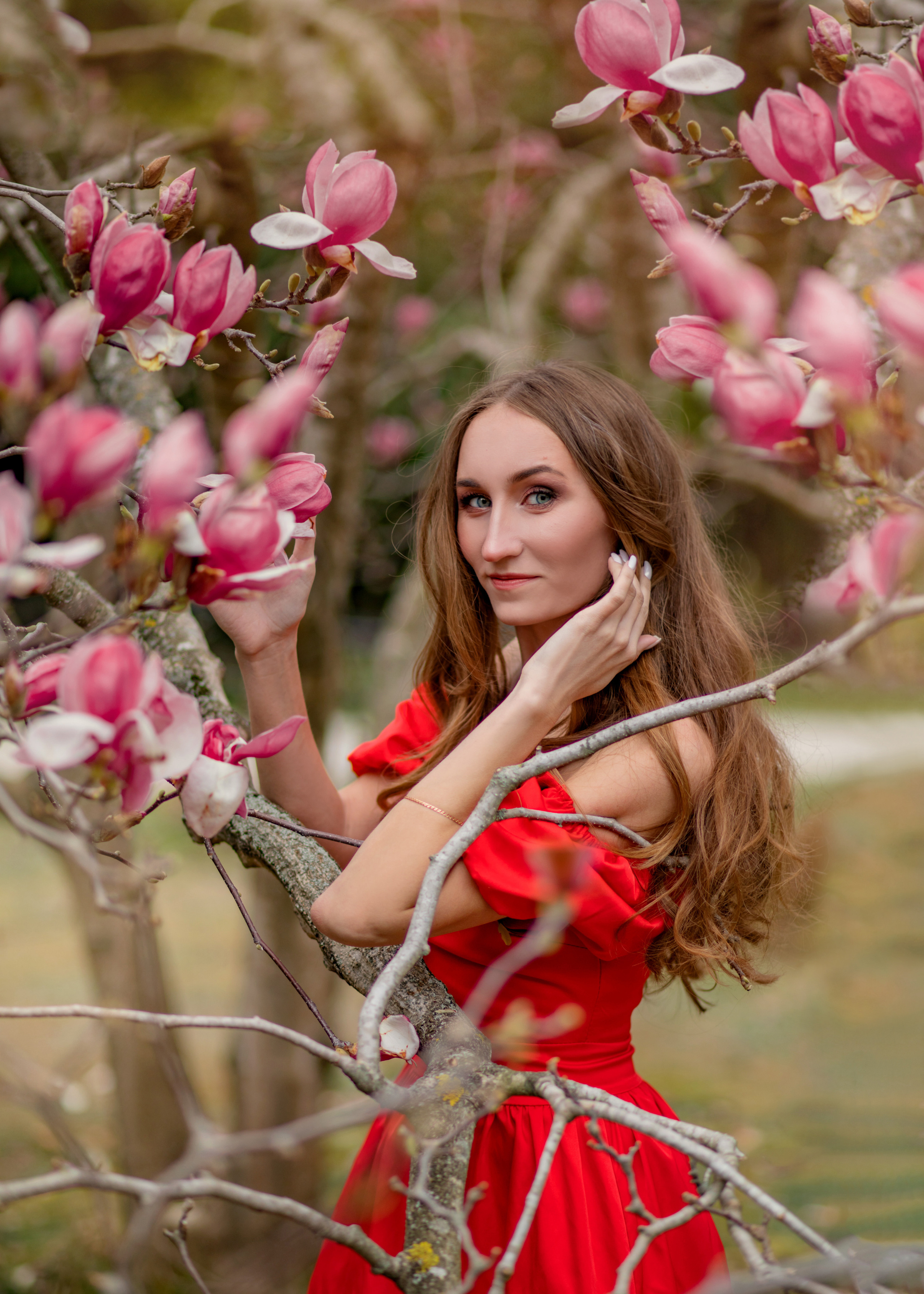 Эльвина. Магнолия. Парк Южные Культуры. Фотограф Москва. Семейные и индивидуальные фотосессии в Москве