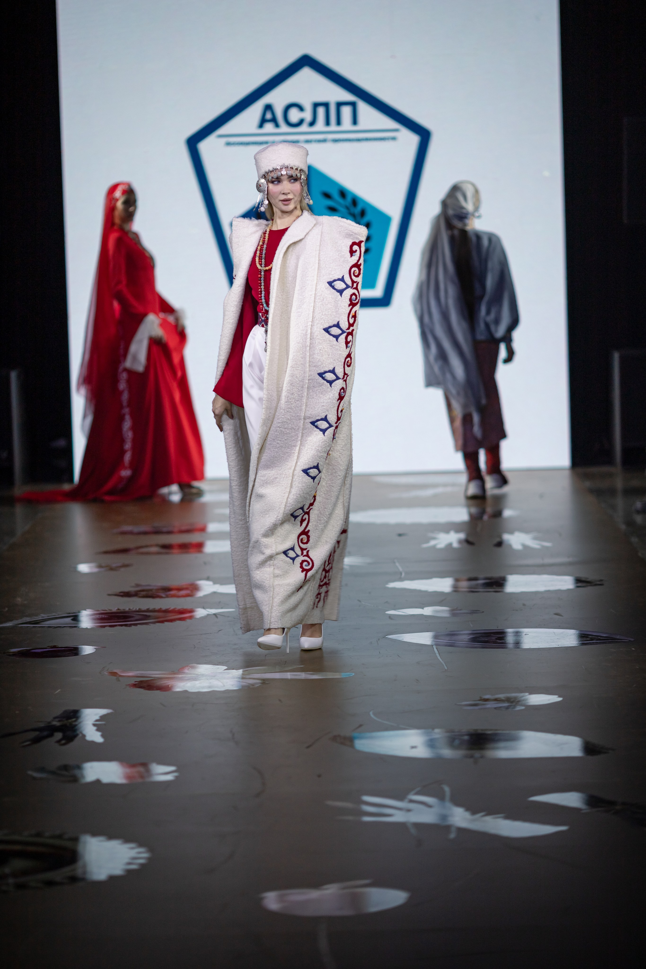 Подиум Показа | Volga Fashion Week. Фотограф брендов и бизнеса в Москве Алексей Сентюрин