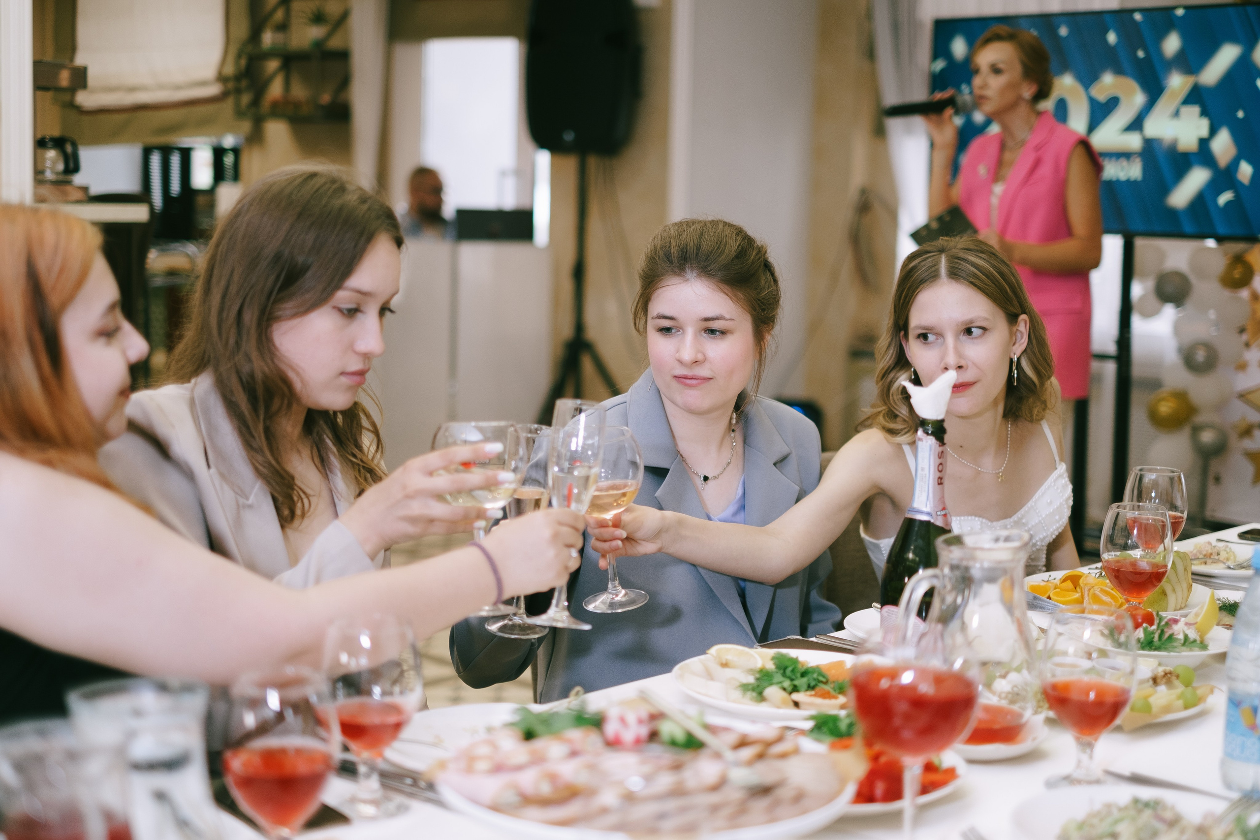 Выпускной школа 33. Свадебный и репортажной фотограф Денис Ожигин в Краснодаре и Краснодарском крае