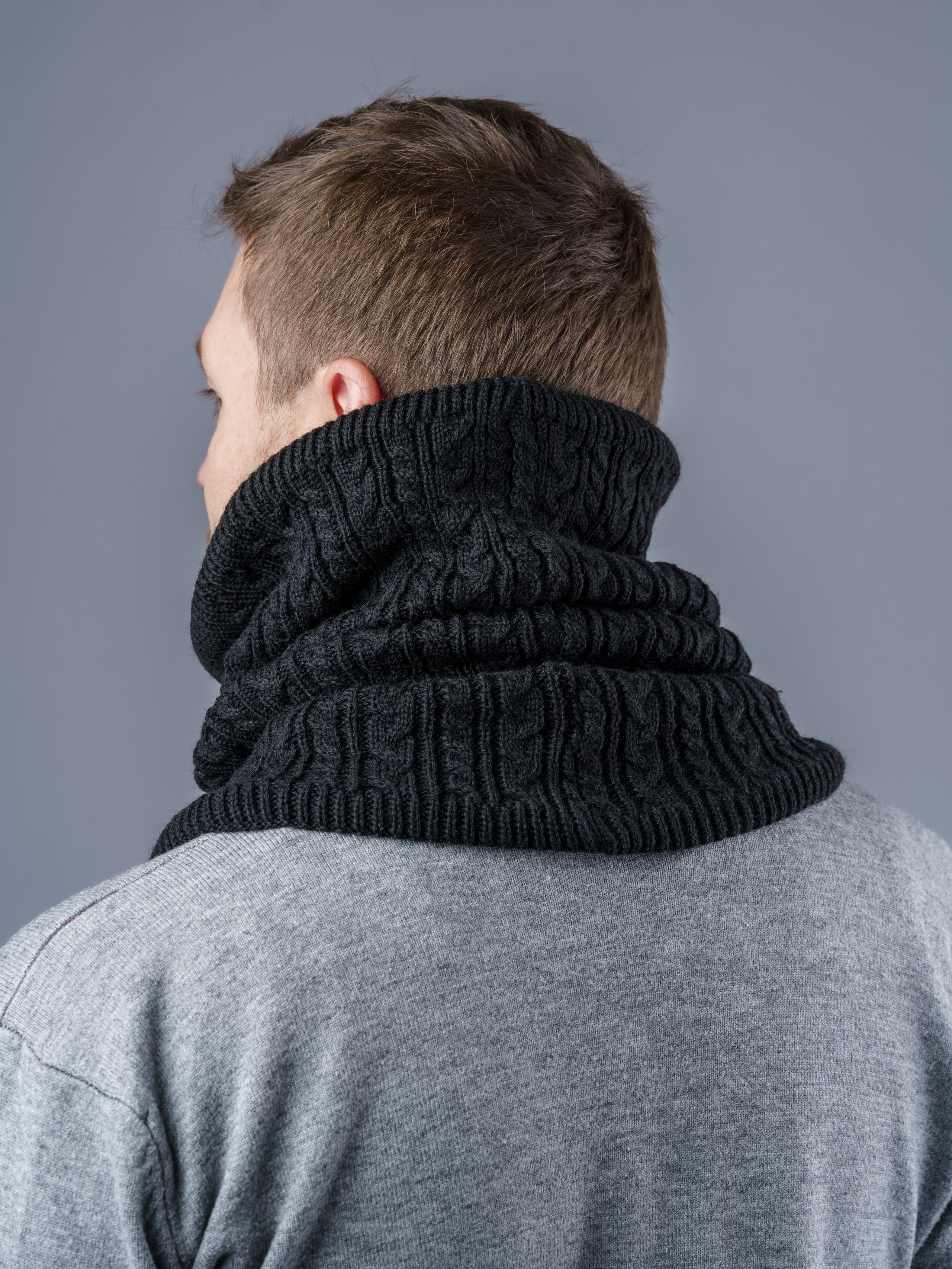 Снуды, модели Анна и Денис. KED Production — продакшн из СПб. Создаём фото, видео и контент, который помогает брендам и селлерам продавать больше