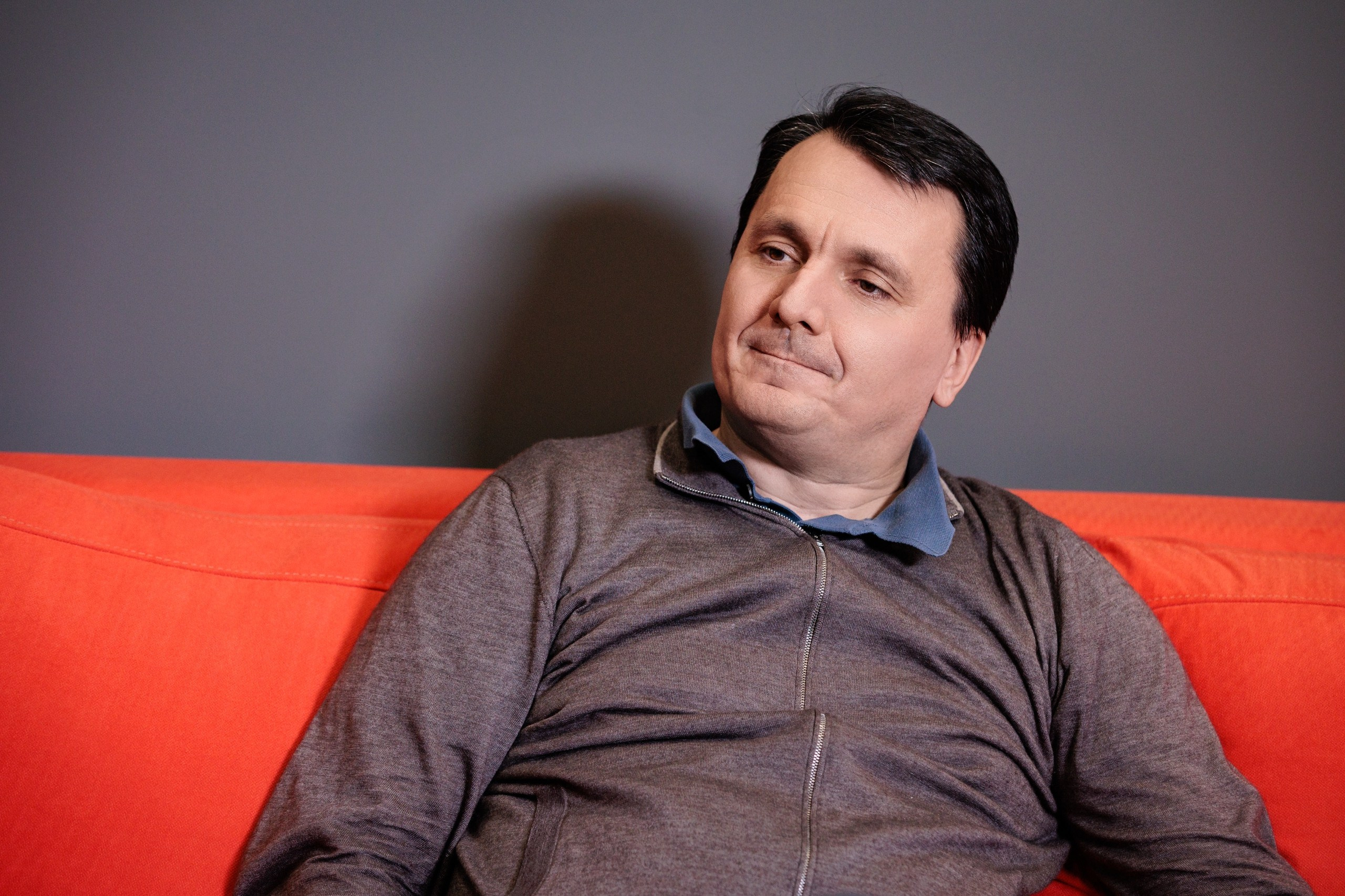 Съемка интеревью с директором. Контент для бизнеса в Екатеринбурге Полдень Медиа