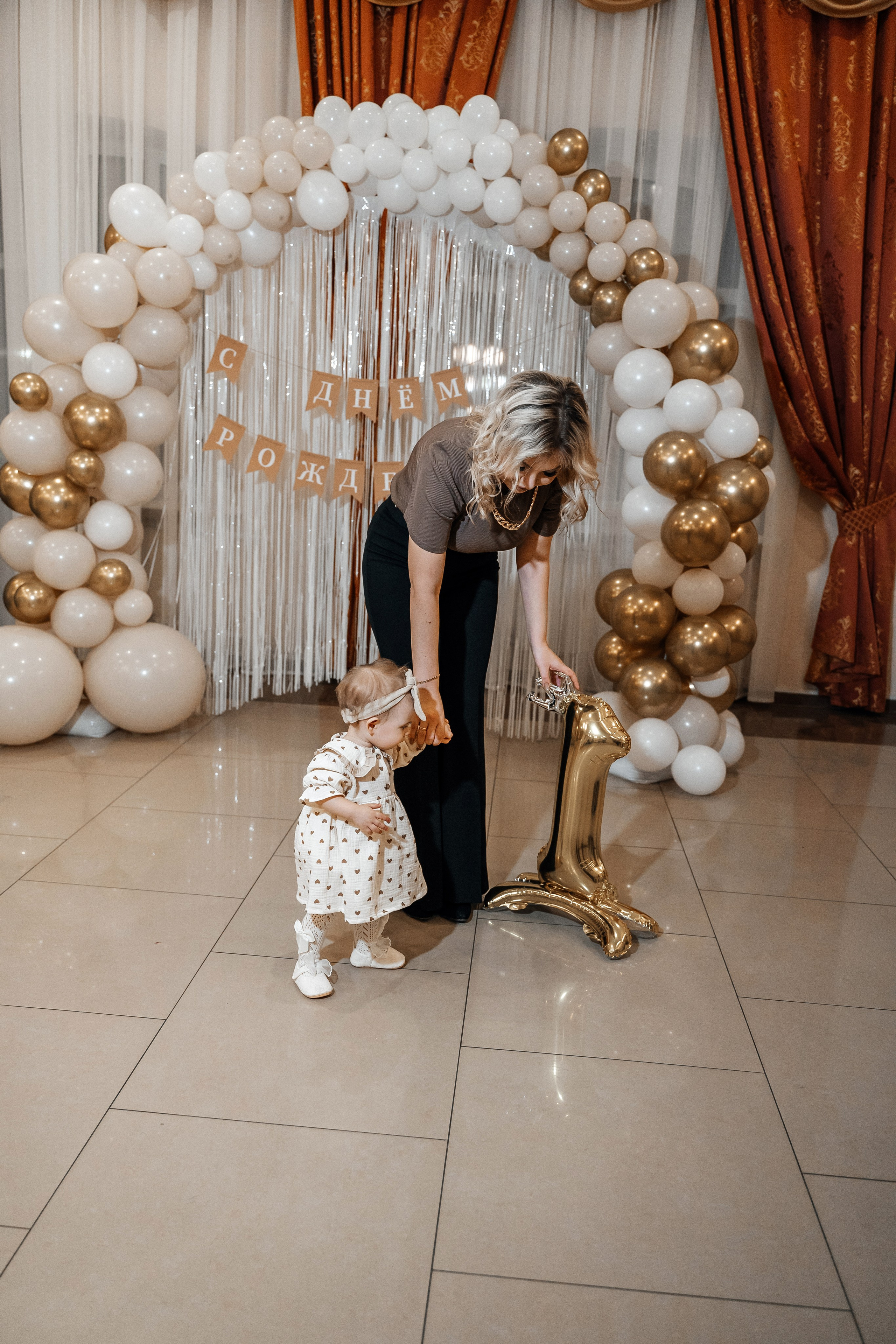 Александра и Виктория 1 годик. Семейный фотограф в Белгороде Амелина Алина