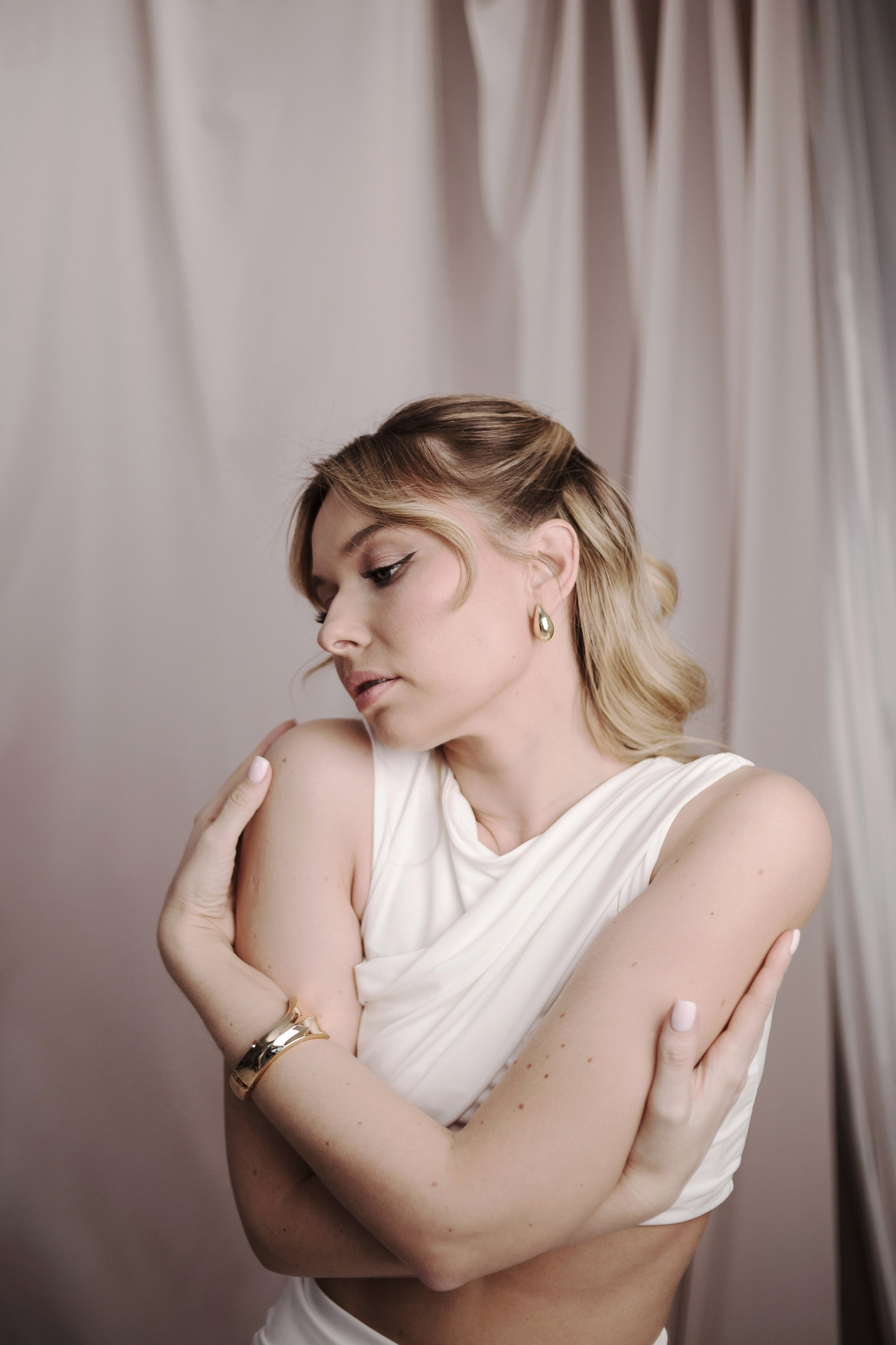 Md: @lovexxxxMuah: @mari.bulatovaOrg: @creative_photodayLoc: @daily_photostudio