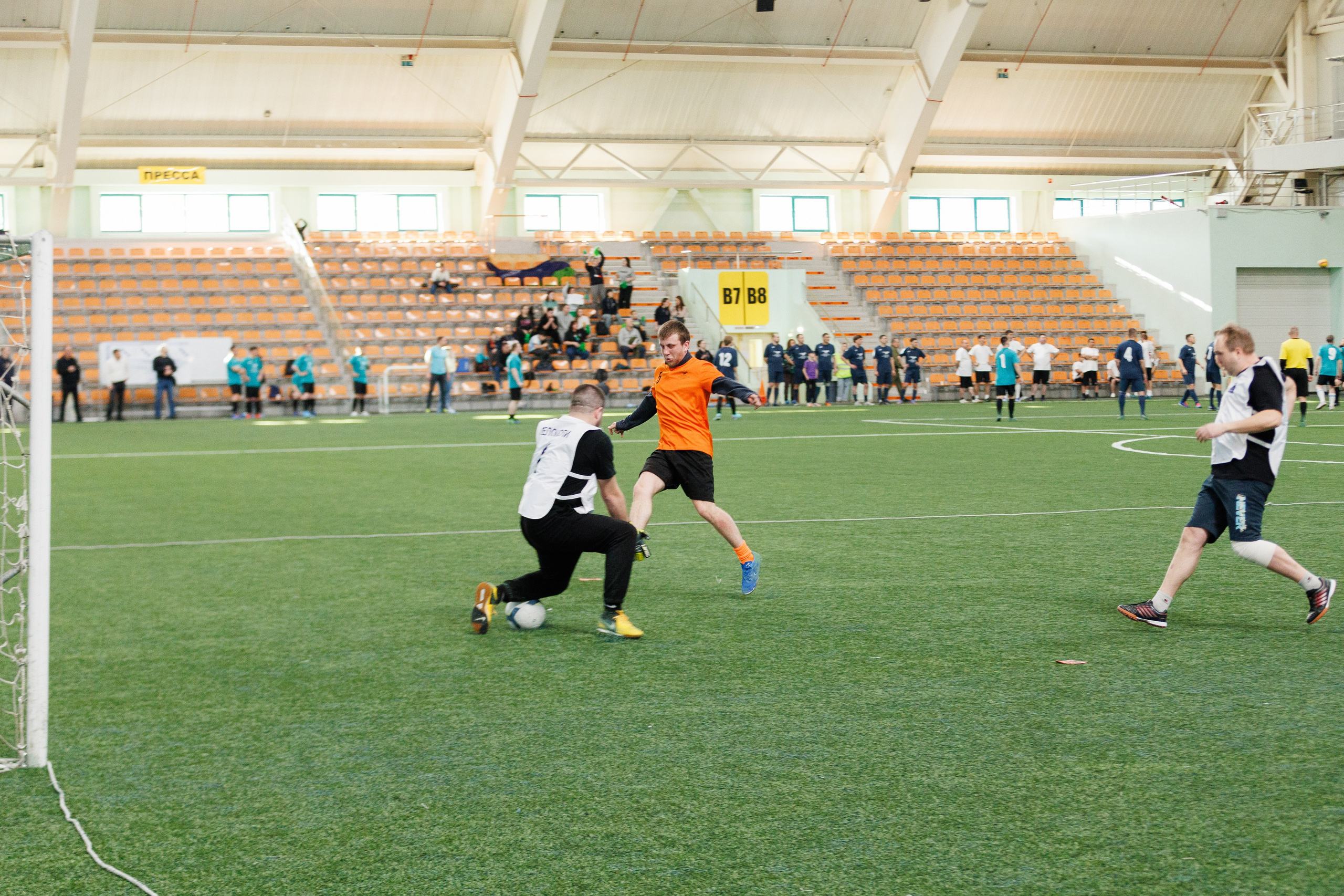 Фотограф на корпоративный футбольный турнир. Контент для бизнеса в Екатеринбурге Полдень Медиа