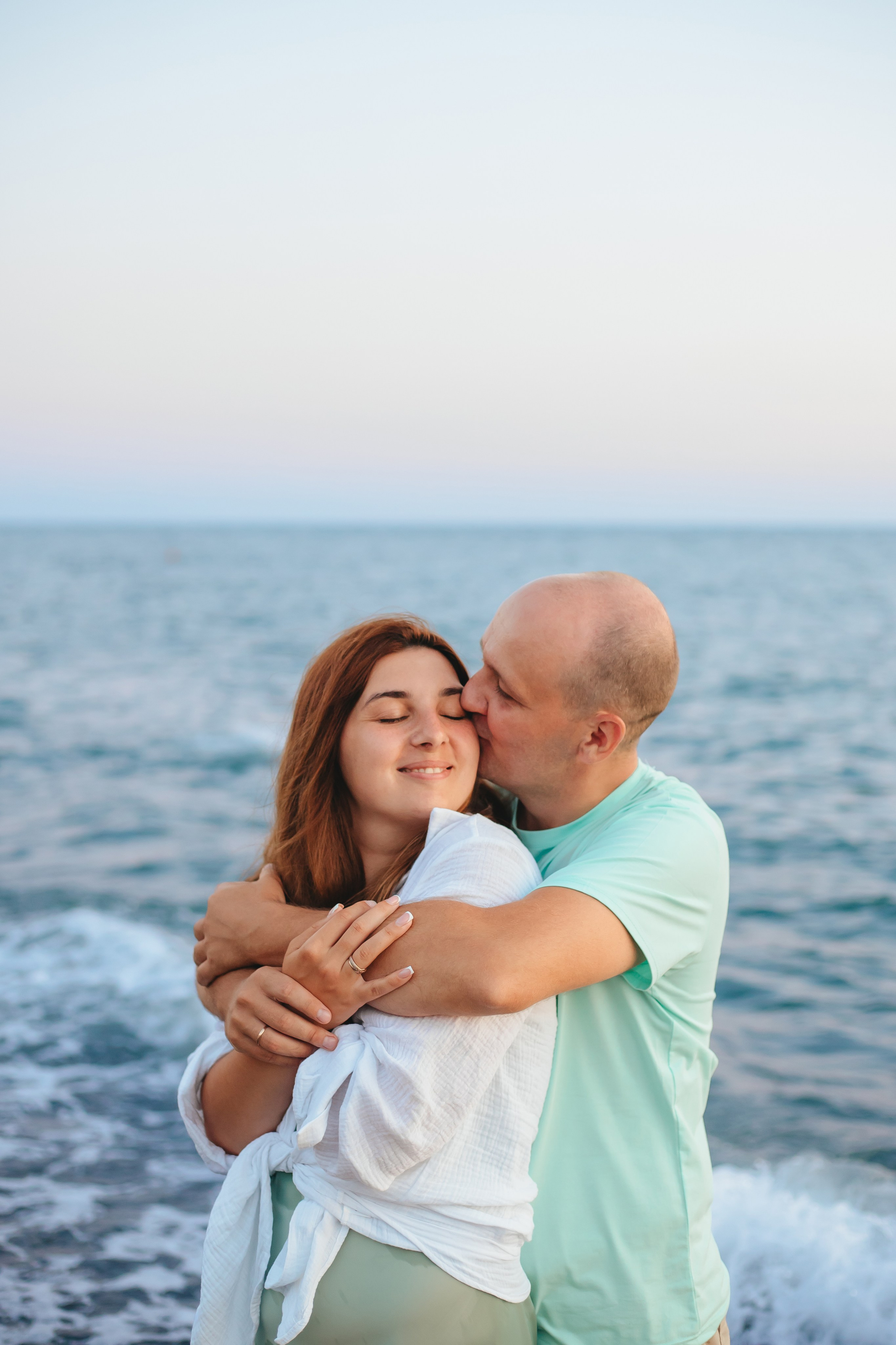 На берегу моря. Семейный и свадебный фотограф Сочи Адлер Сириус Красная поляна