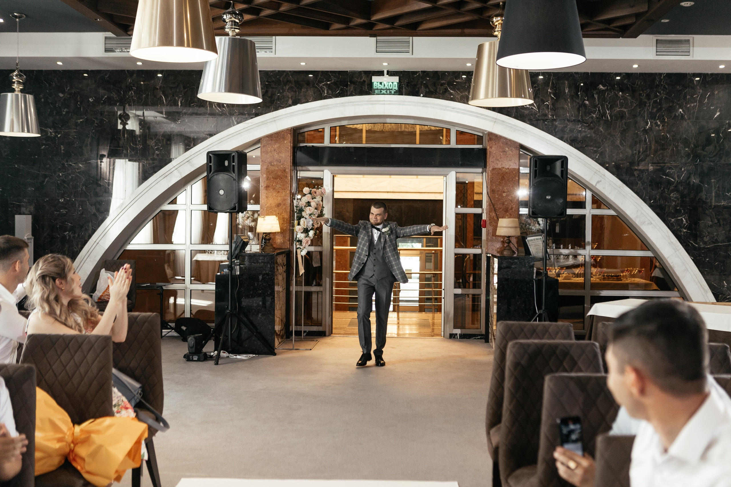 Свадебный фотограф Уфа — Руслан ГабдлисламовЖивые эмоции, красивые кадры, воспоминания на всю жизнь.Работаю по всей Республике Башкортоста. Свадебный фотограф Уфа Руслан Габдлисламов