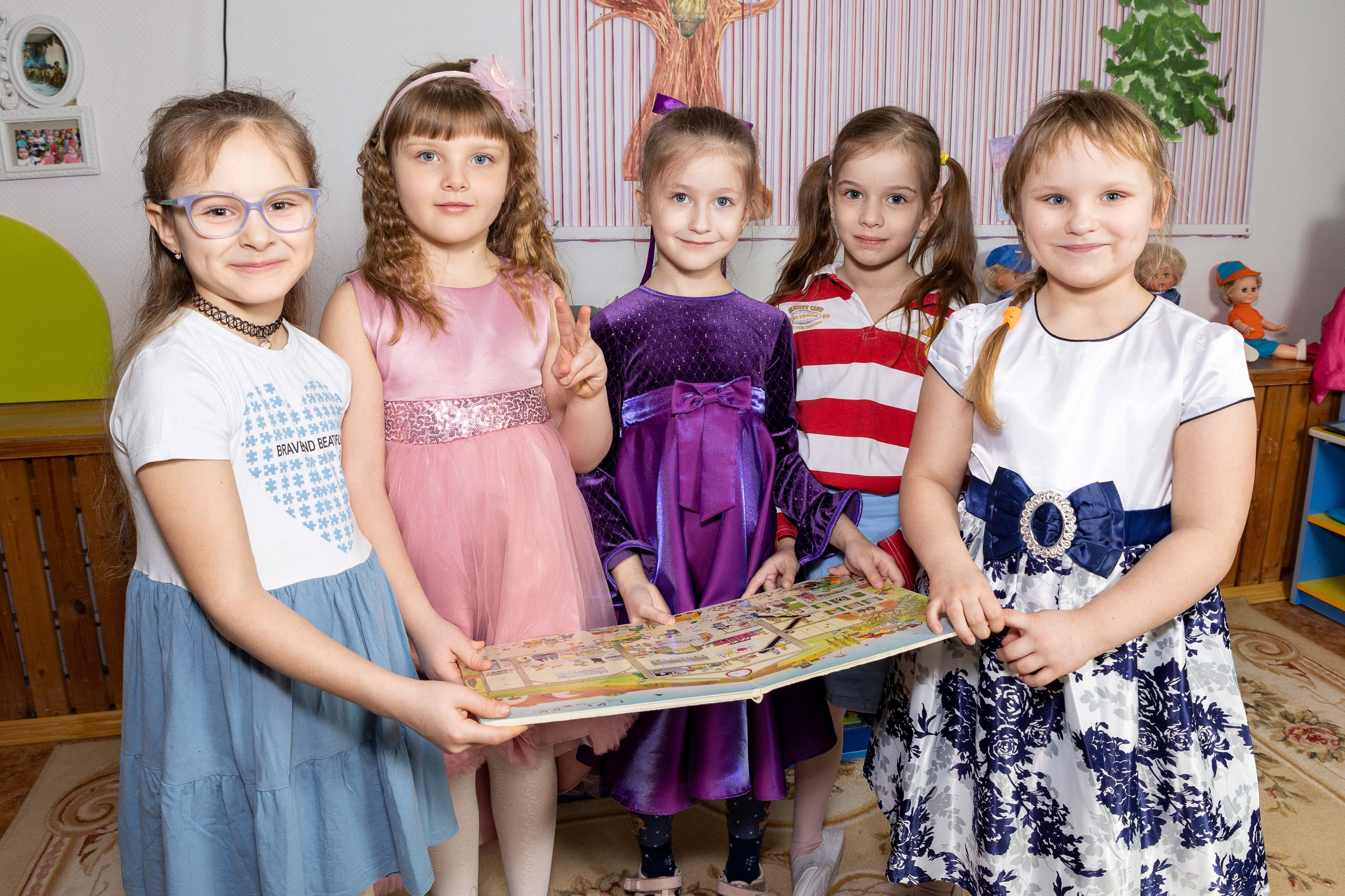 Групповые фотографии, фото с лучшим другом. Школьный и детсадовский фотограф Москва. Детский фотограф