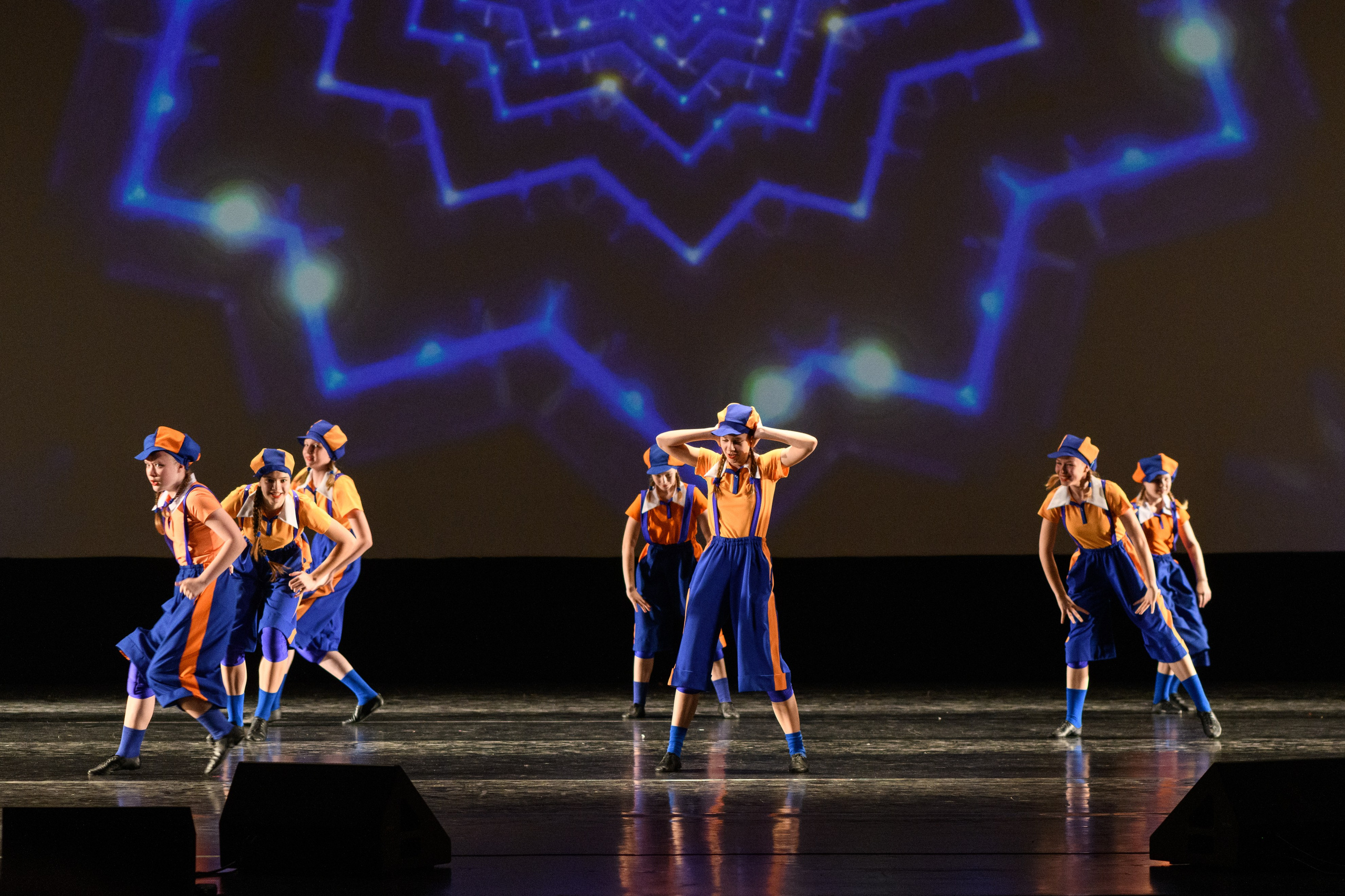 23 апреля, часть 2, БКЗ Октябрьский, г. Санкт-Петербург. Золотое яблочко