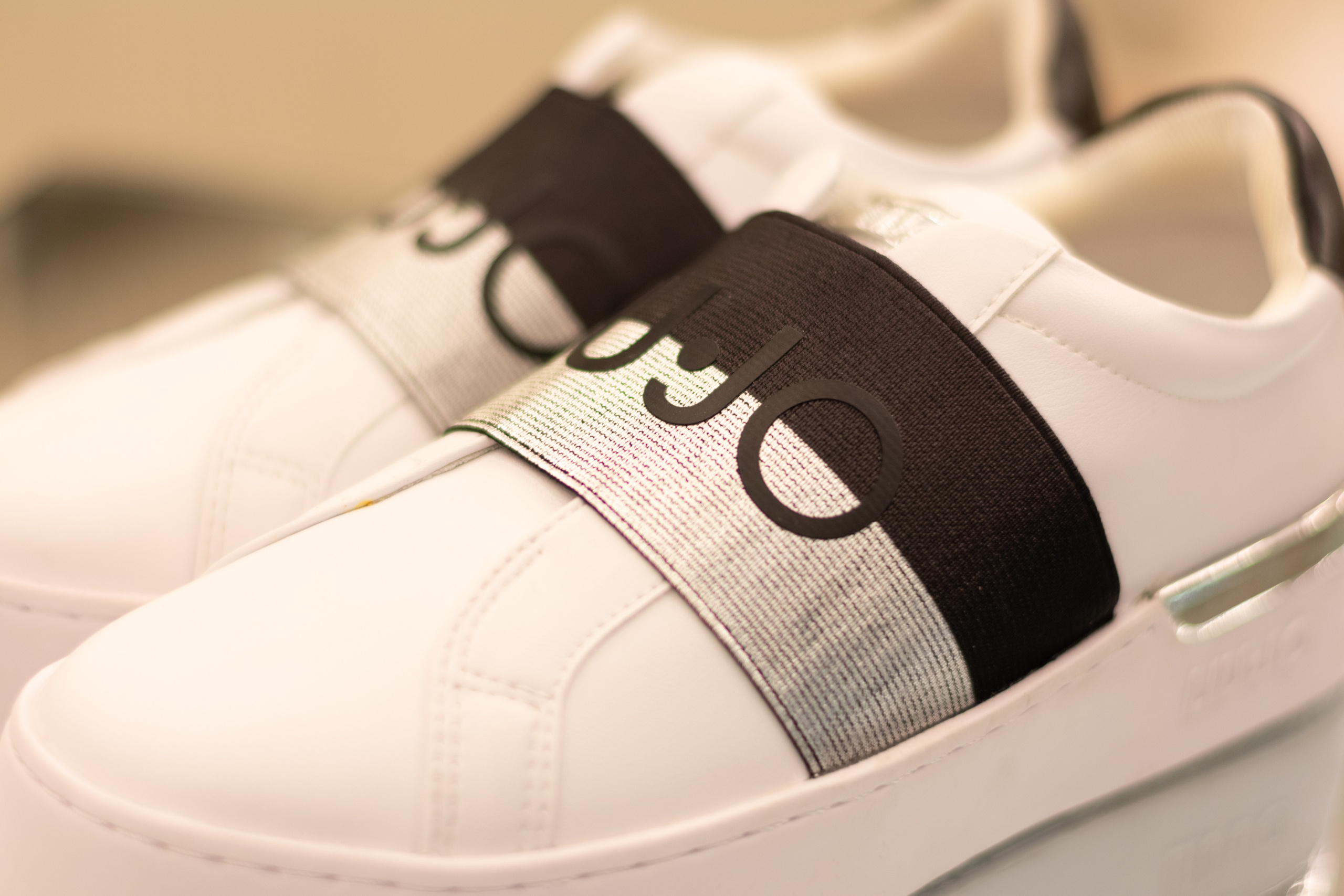 Для организаций. Предметная фотосессия для обувного магазина Capsula. Фотограф/видеограф Богдан Голованов