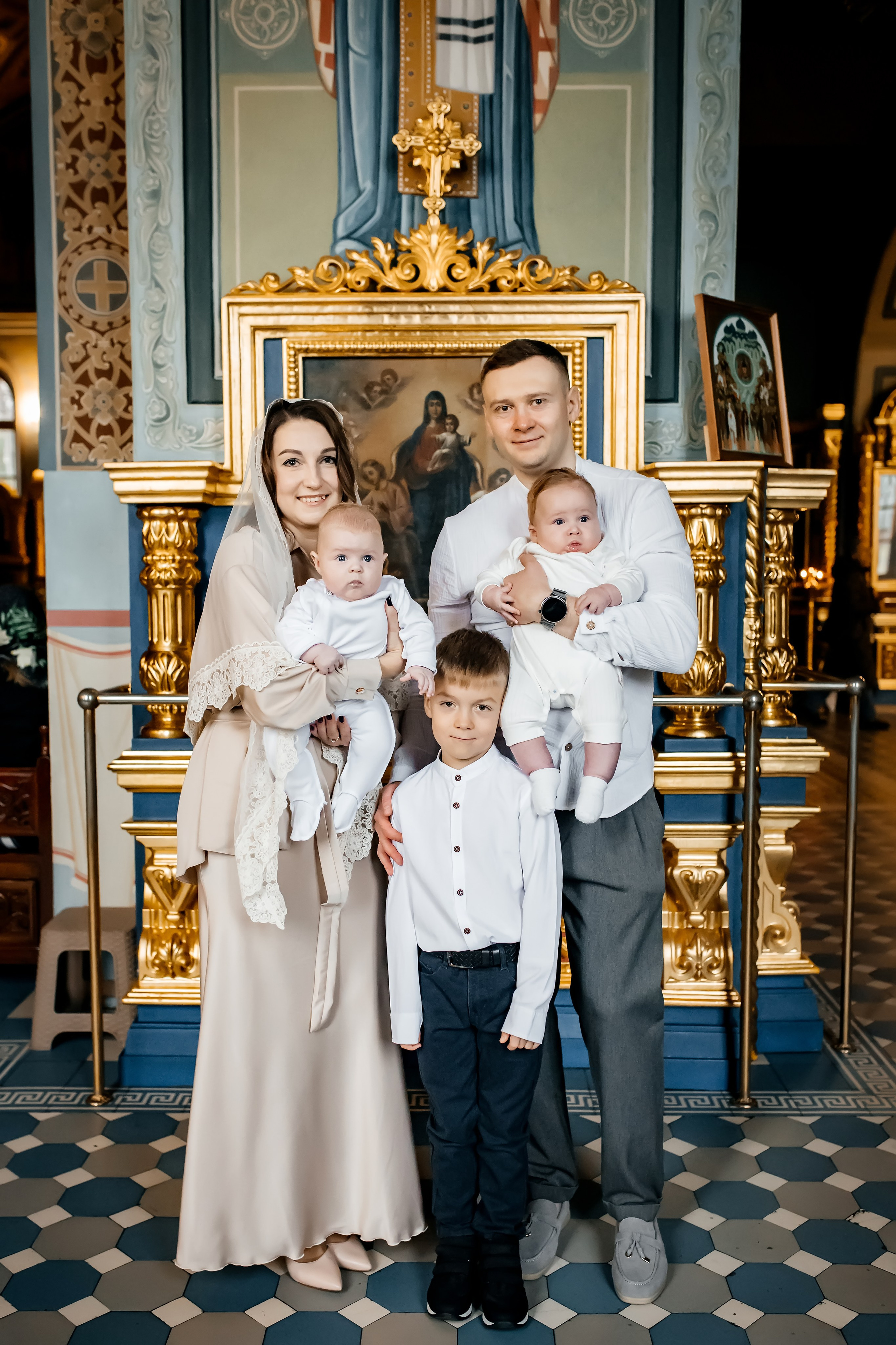 Крещение Гордея и Степана в Храме  Успения Пресвятой Богородицы в Троице-Лыково. Фотограф на крещение и венчание Москва  Надежда Баланина