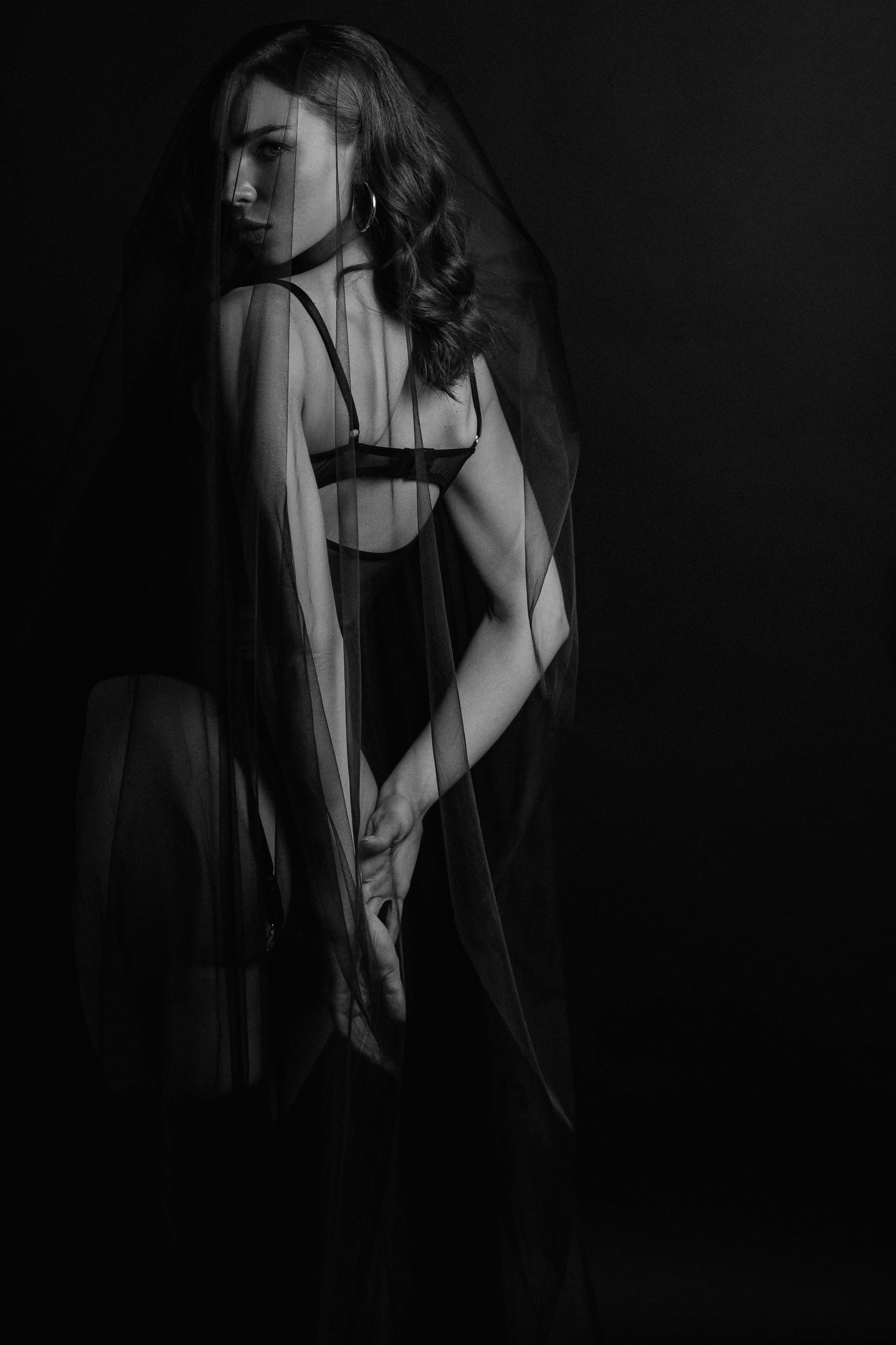 Ангелина. Белье и черный фон. Фотограф в Москве Ольга Сатони