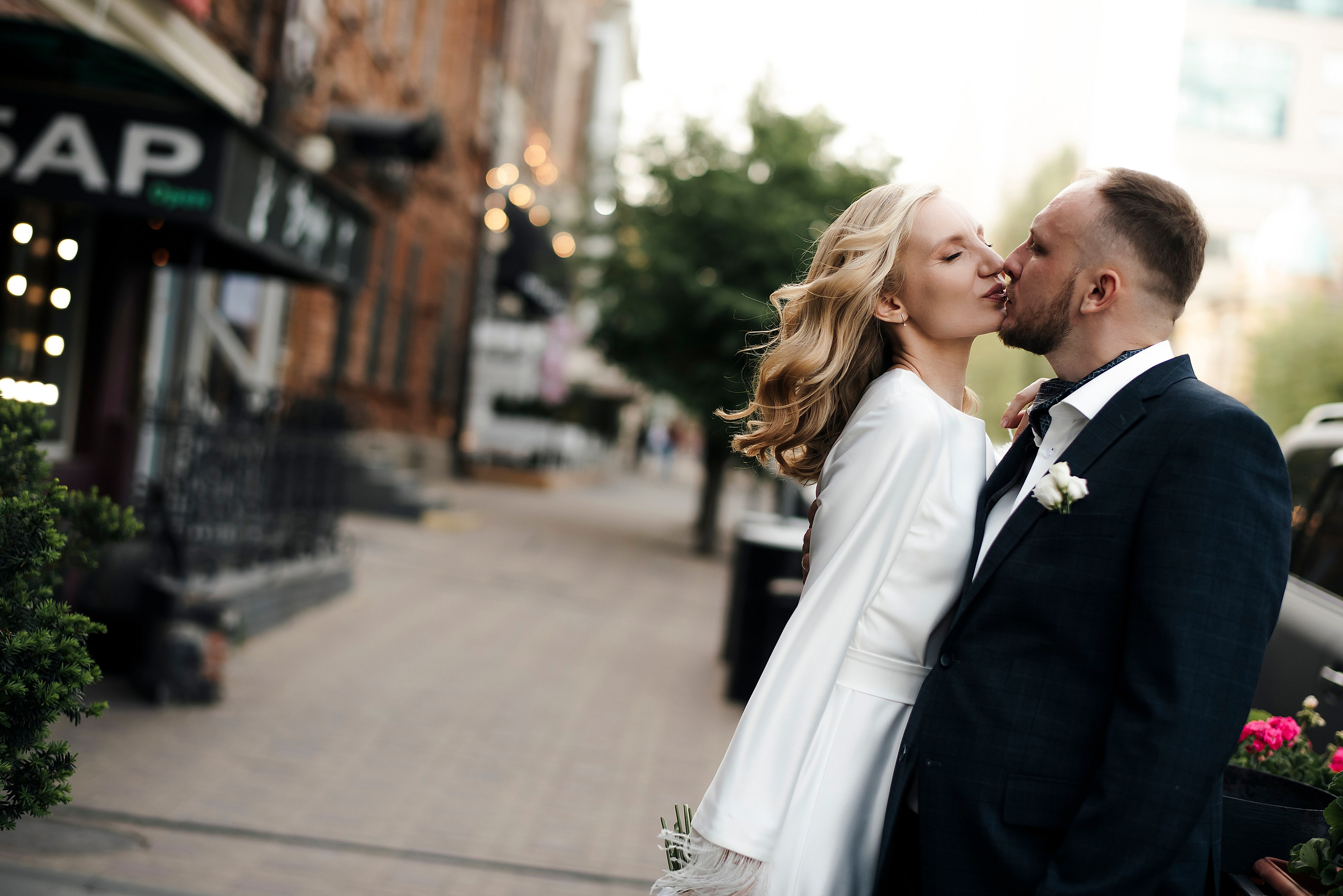 Прогулка по Большой Садовой. Свадебный фотограф Ростов-на-Дону от 4 400 руб. |Кристина Гайсенюк