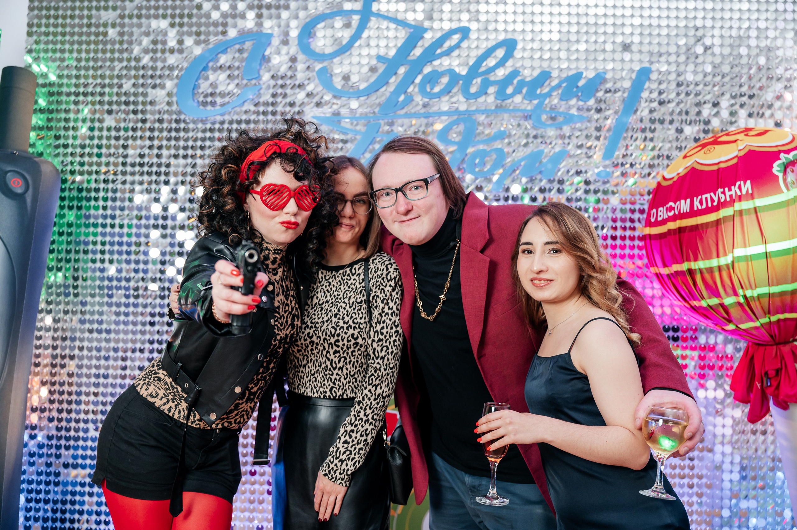Корпоратив в стиле 90-х. Фотограф Дмитрий Сермяжко
