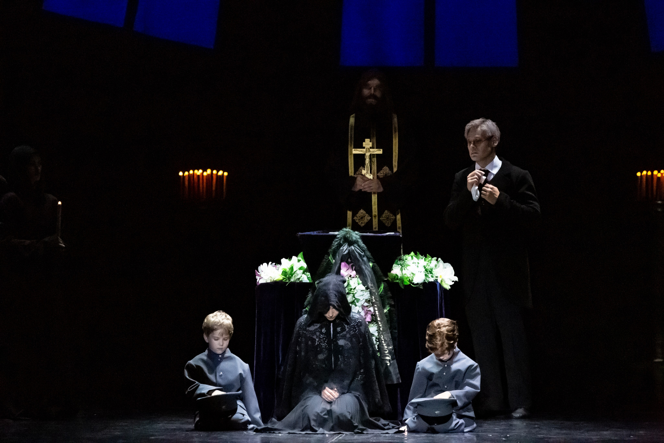 Анюта — спектакль — премьера на сцене Зимнего театра Марийского театра оперы и балета. Фотограф в Сочи Юрий Шептаев