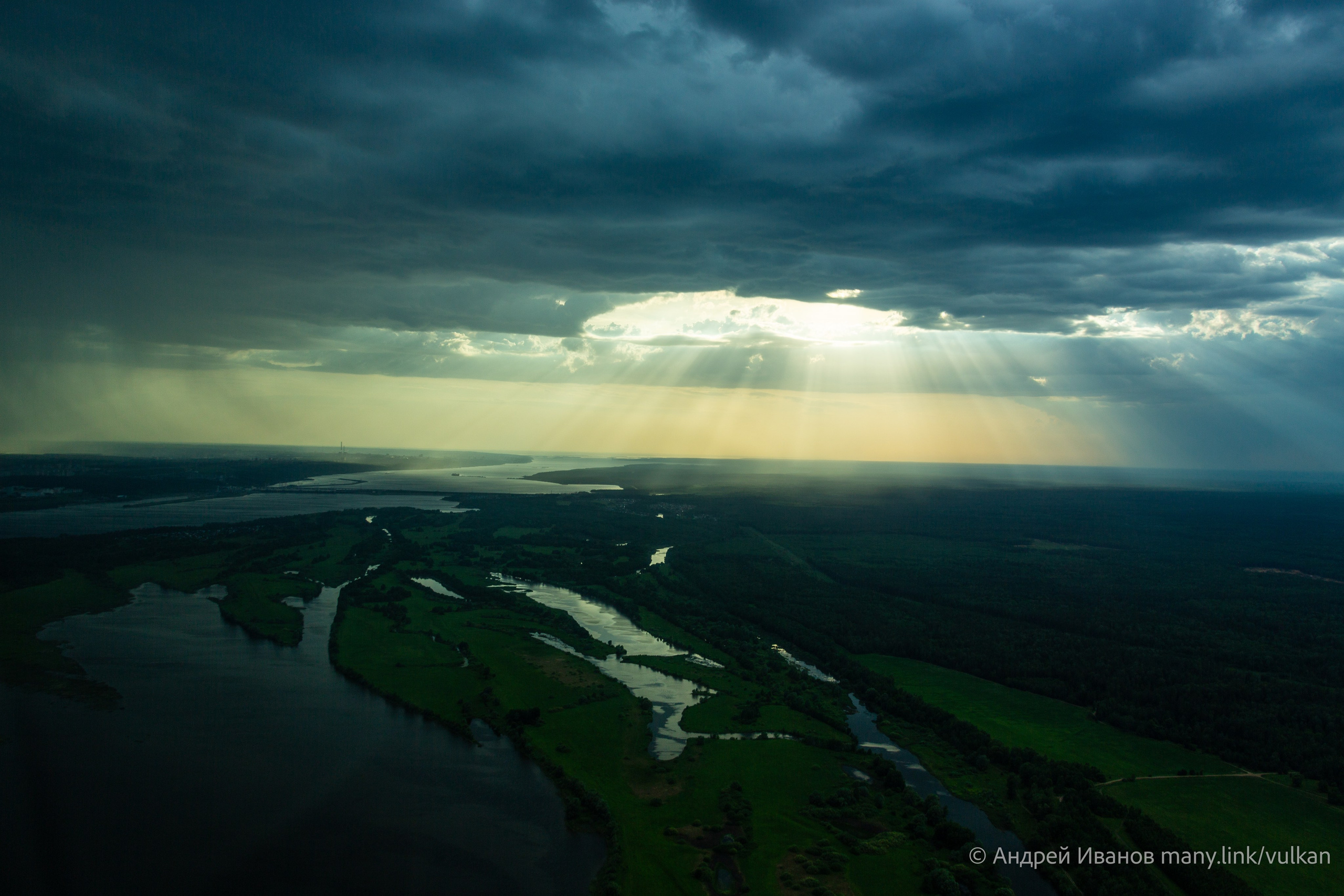 Полёт на Иссык-Куль — конференция Кругосветчиков (2025г). Фотоальбом показывающий увлекательный мир авиации и мир медведей Андрея Иванова