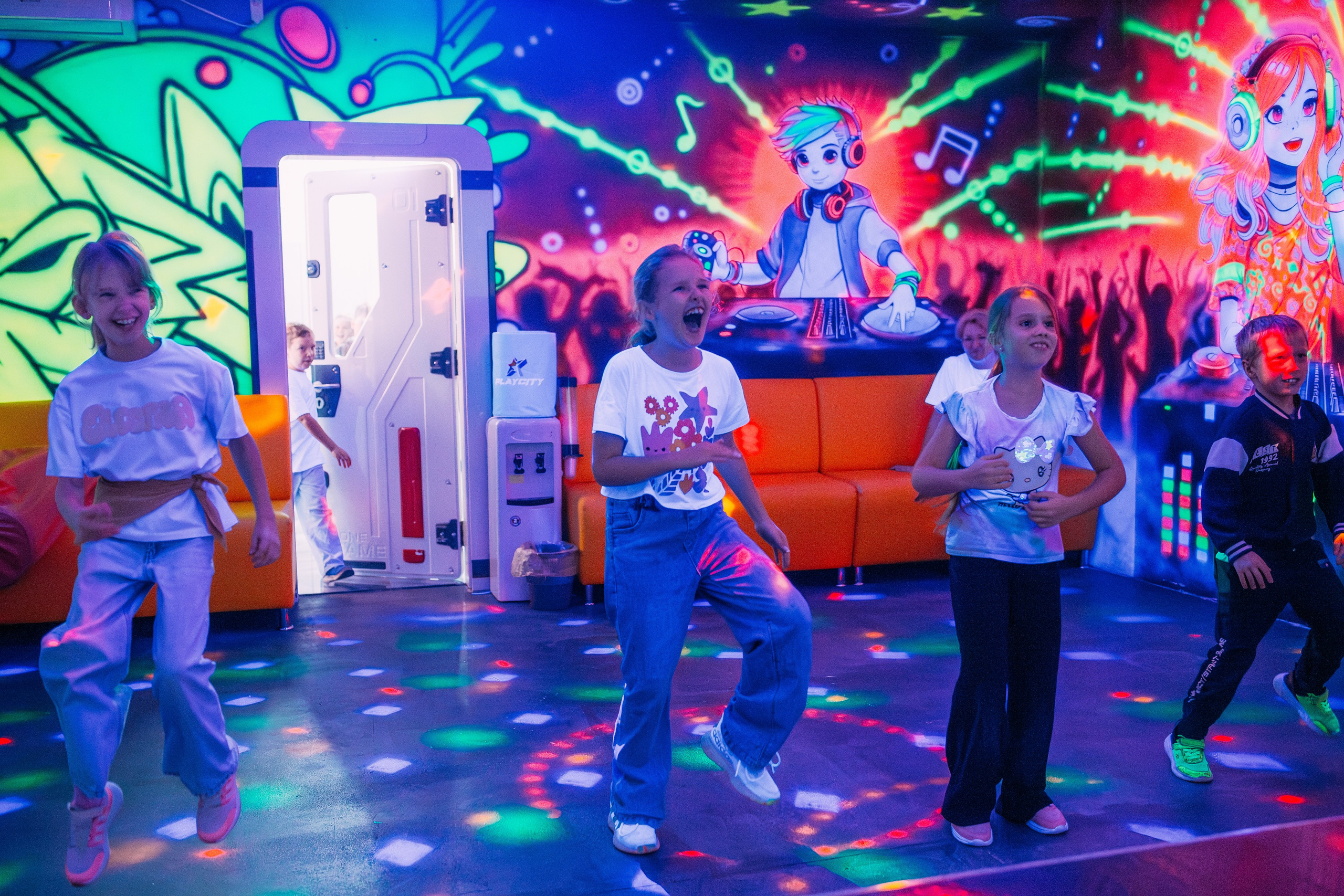 День рождения (PlayCity). Семейный фотограф в Волгограде Надежда Головко