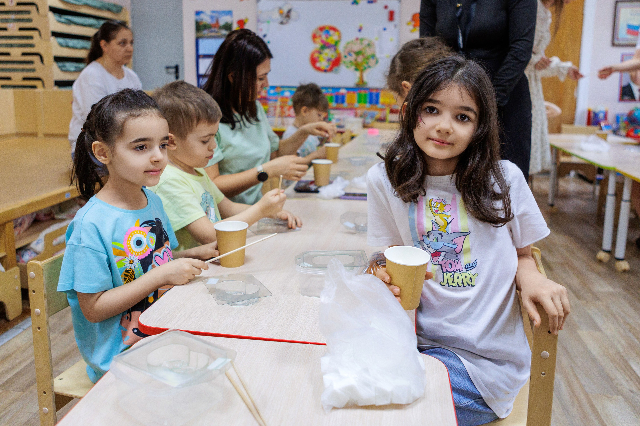 МК к 8 марта. Выпускные альбомы и школьный фотограф в Подольске, Троицке, Щербинке, Москве и Московской области